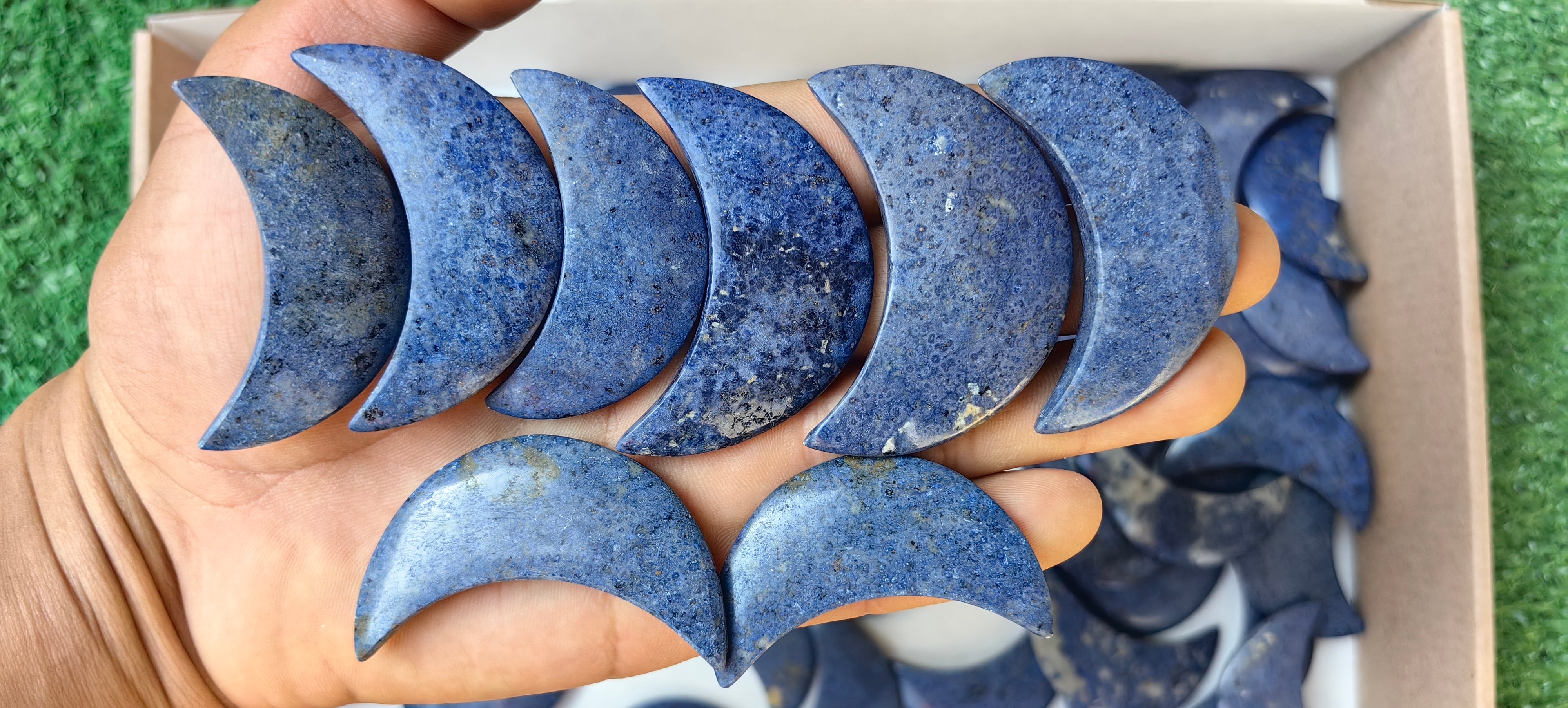 Lot 57 pcs Dumortierite Moon