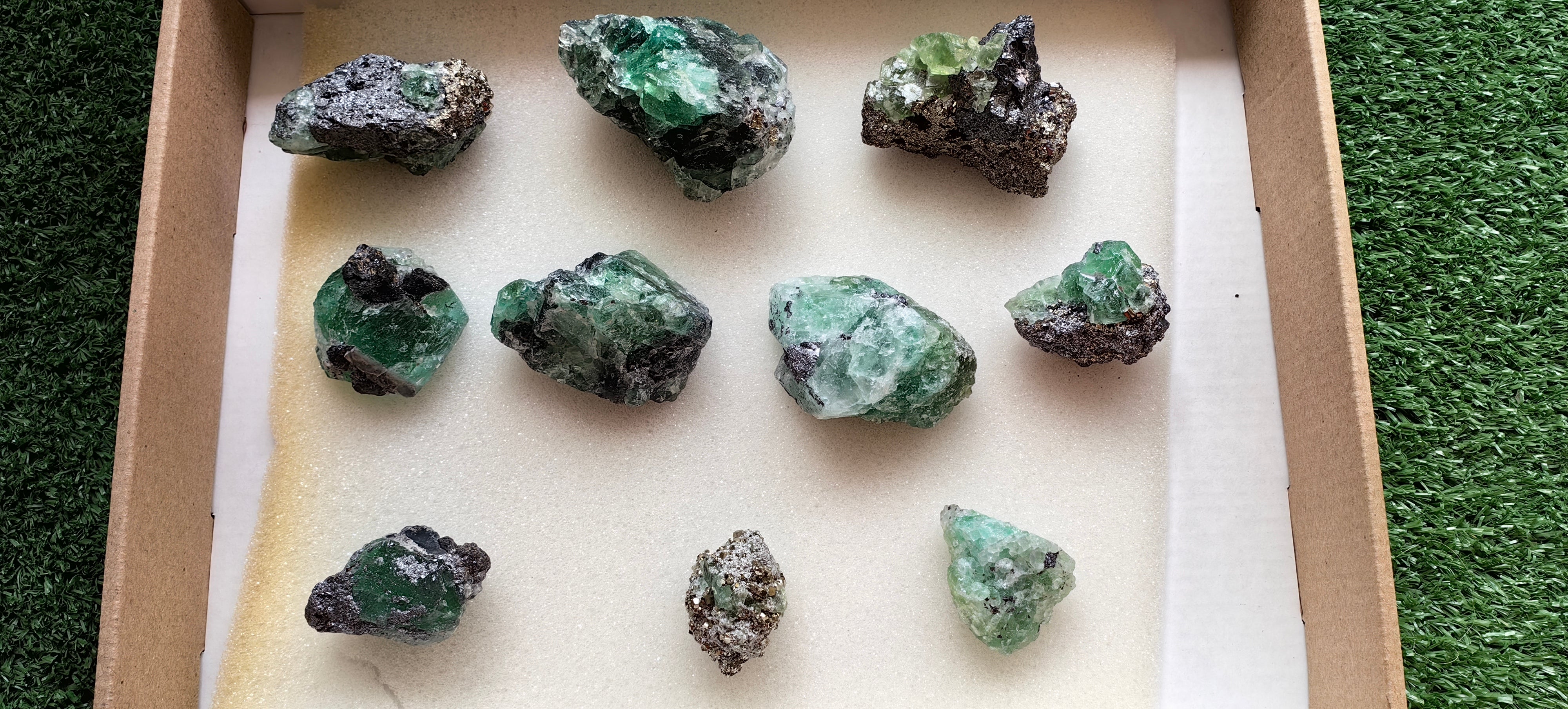 10 pcs Fluorite, Sphalerite, Galena, Pyrite