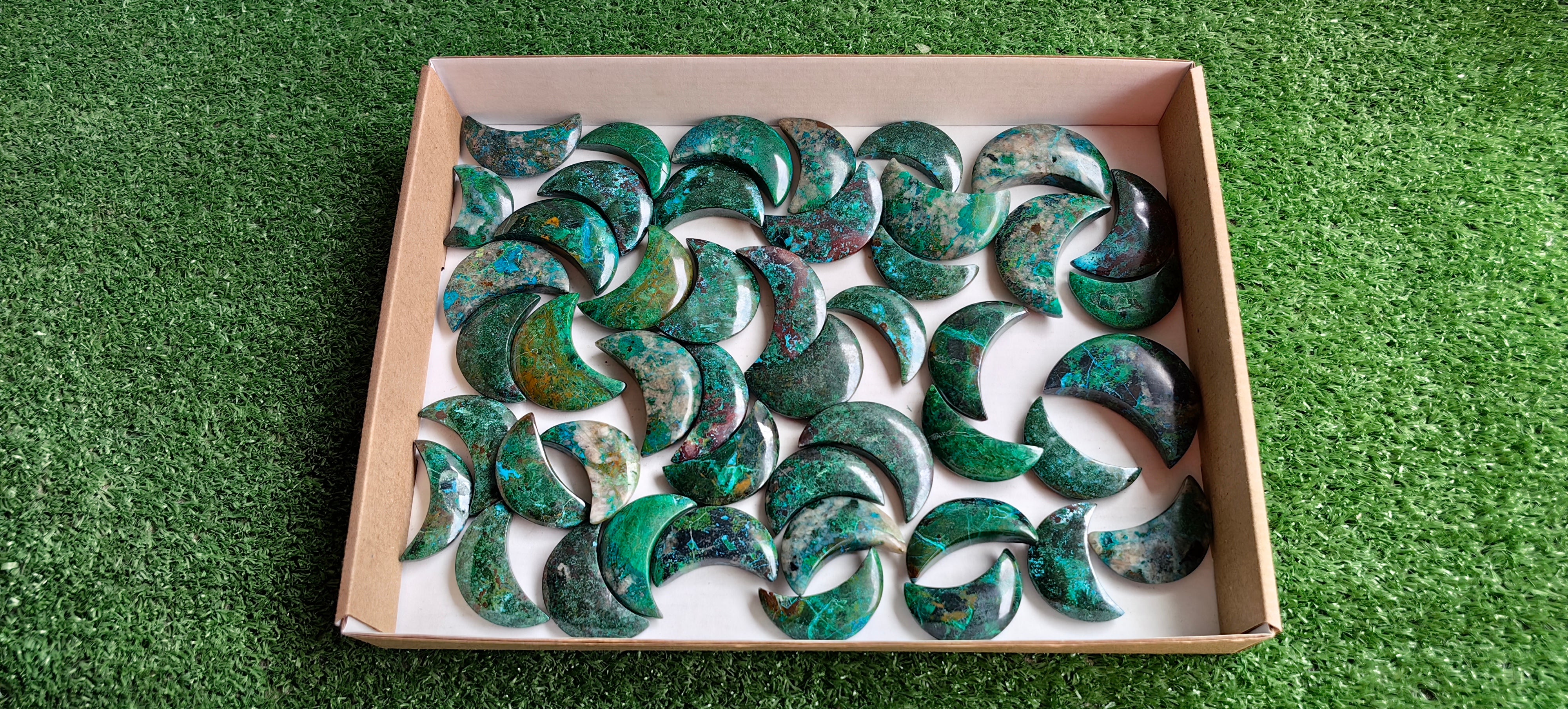 Lot 47 pcs Chrysocolla Moon