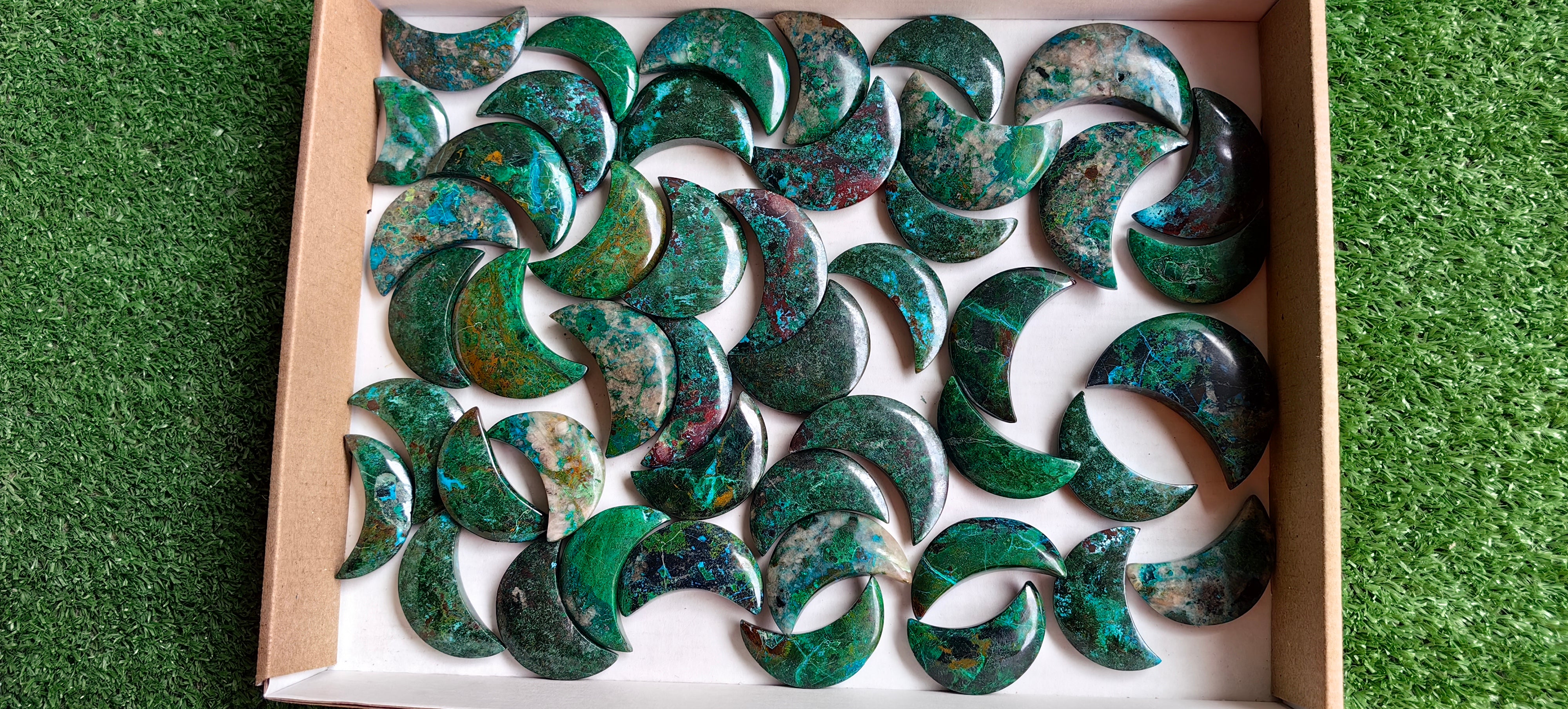 Lot 47 pcs Chrysocolla Moon