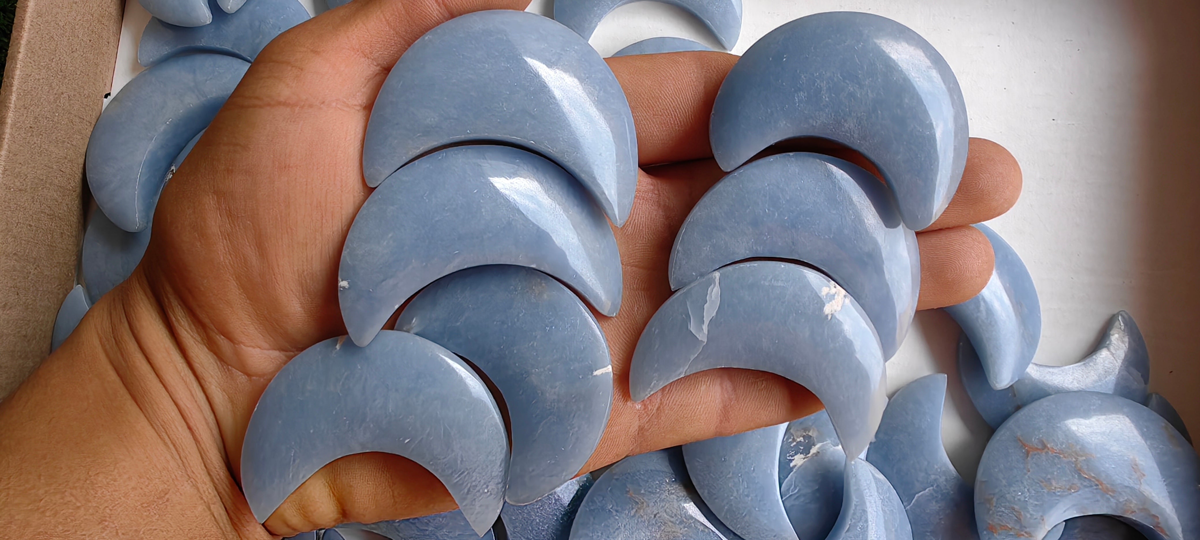 Lot 52 pcs Angelite moon