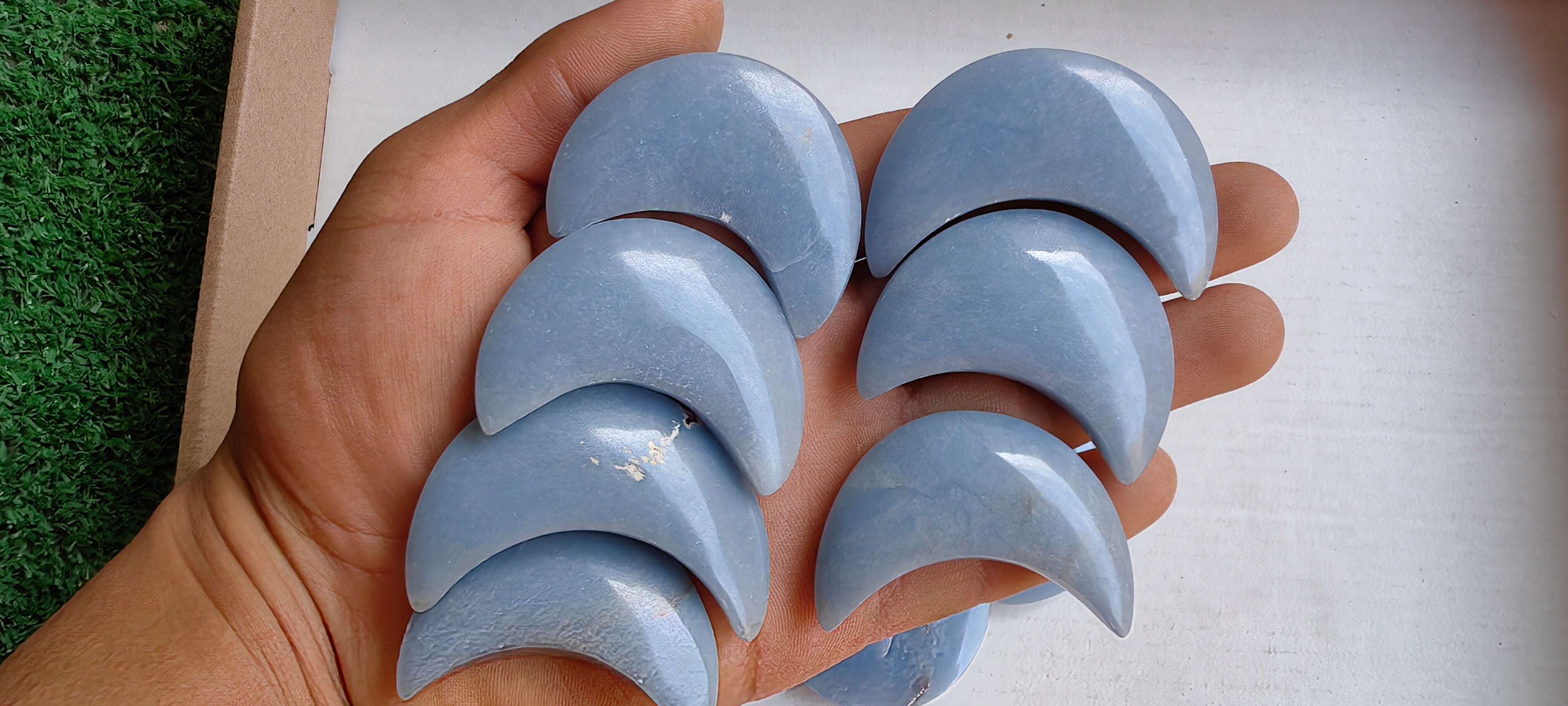 Lot 52 pcs Angelite moon