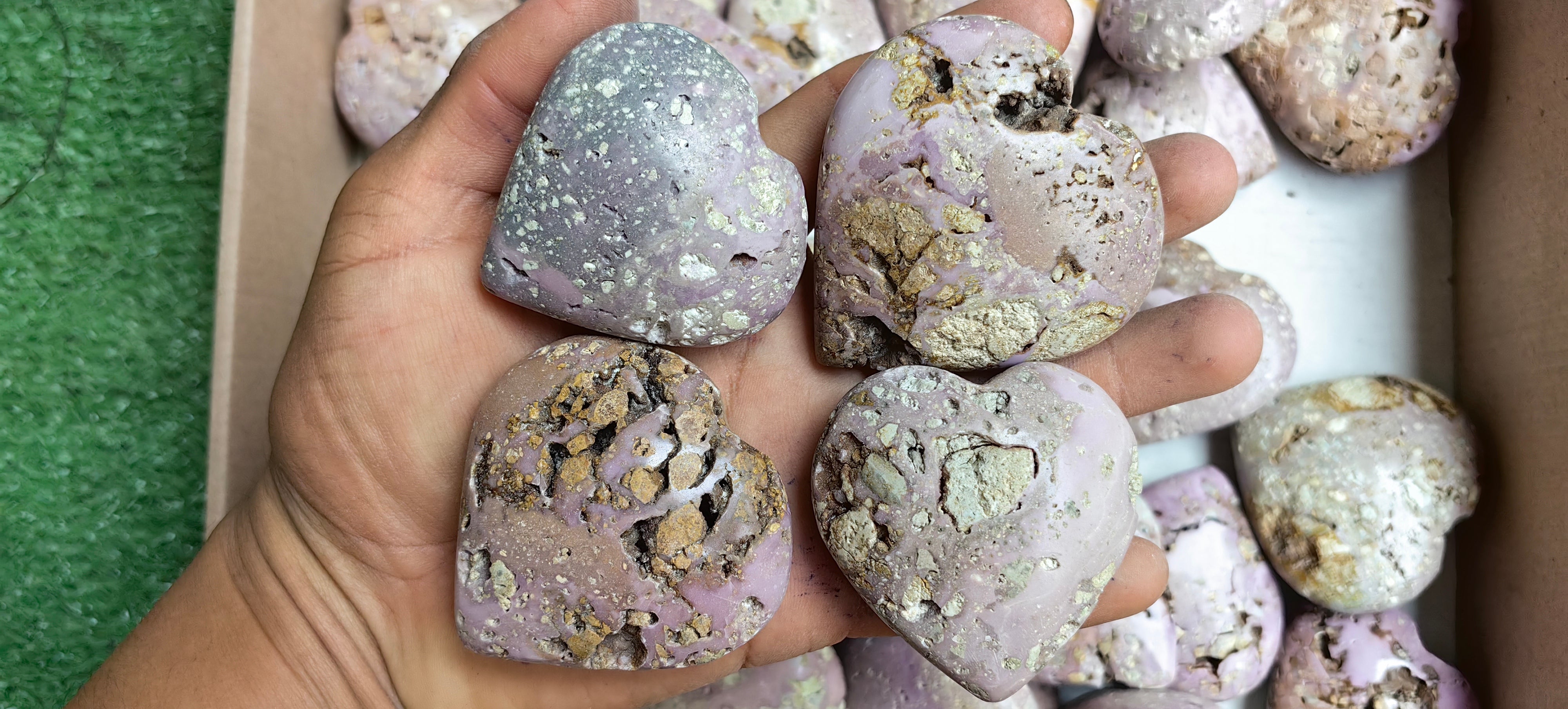 Lot 45 pcs Phosphosiderite Heart Drusy