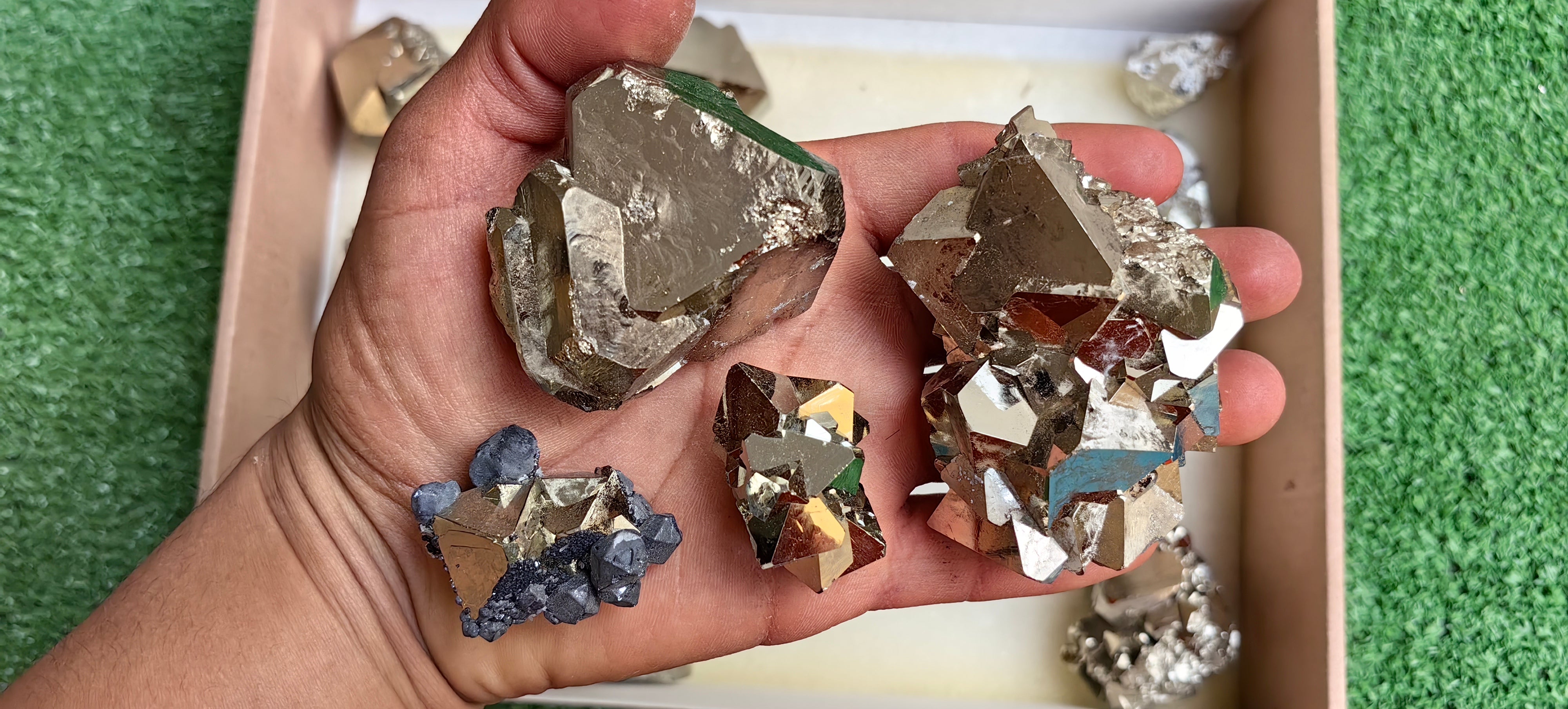 Lot 13 pcs Pyrite Triangle
