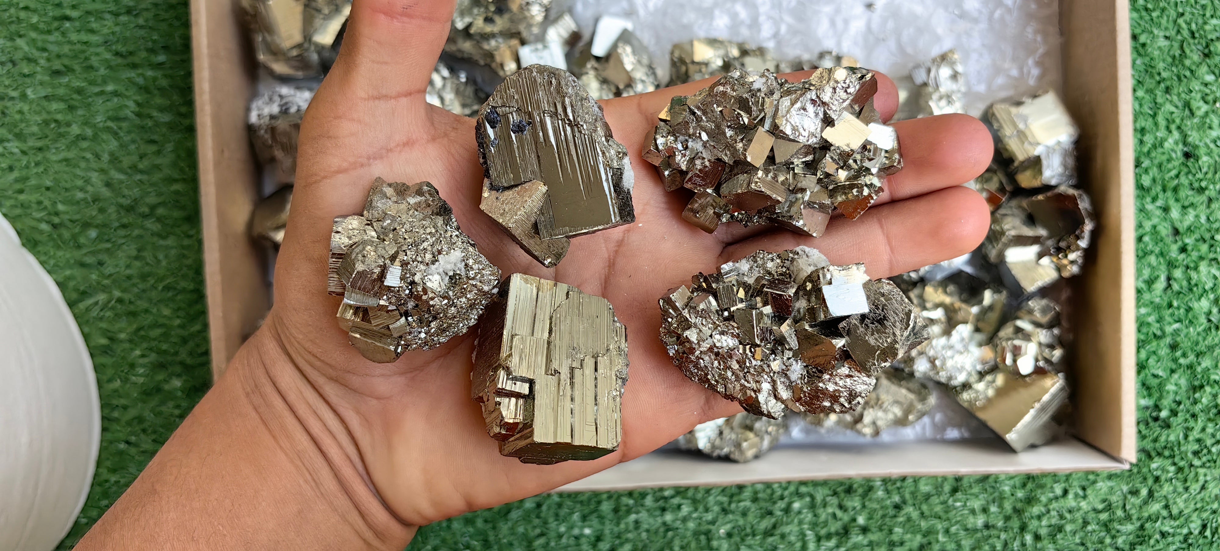Lot 41 pcs Pyrite Cubic