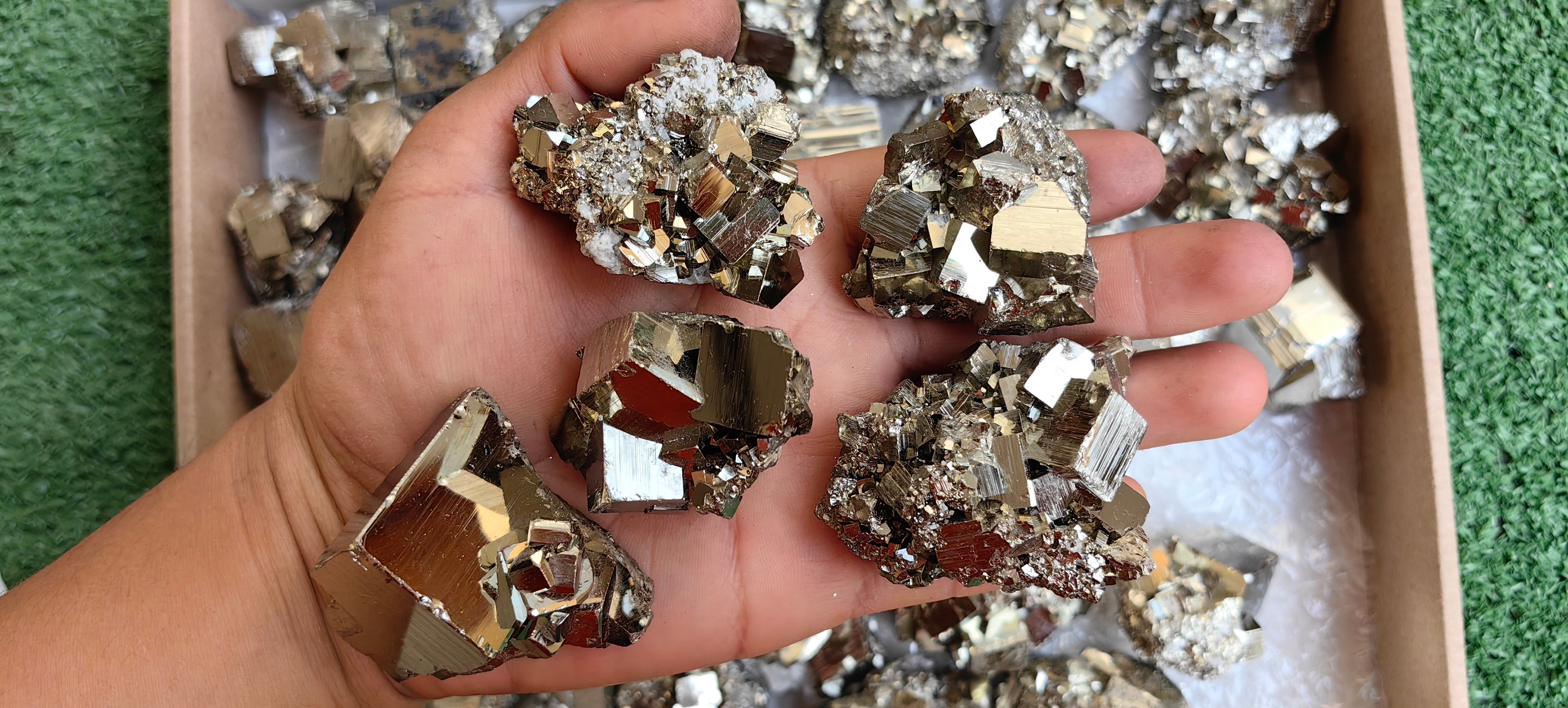 Lot 41 pcs Pyrite Cubic
