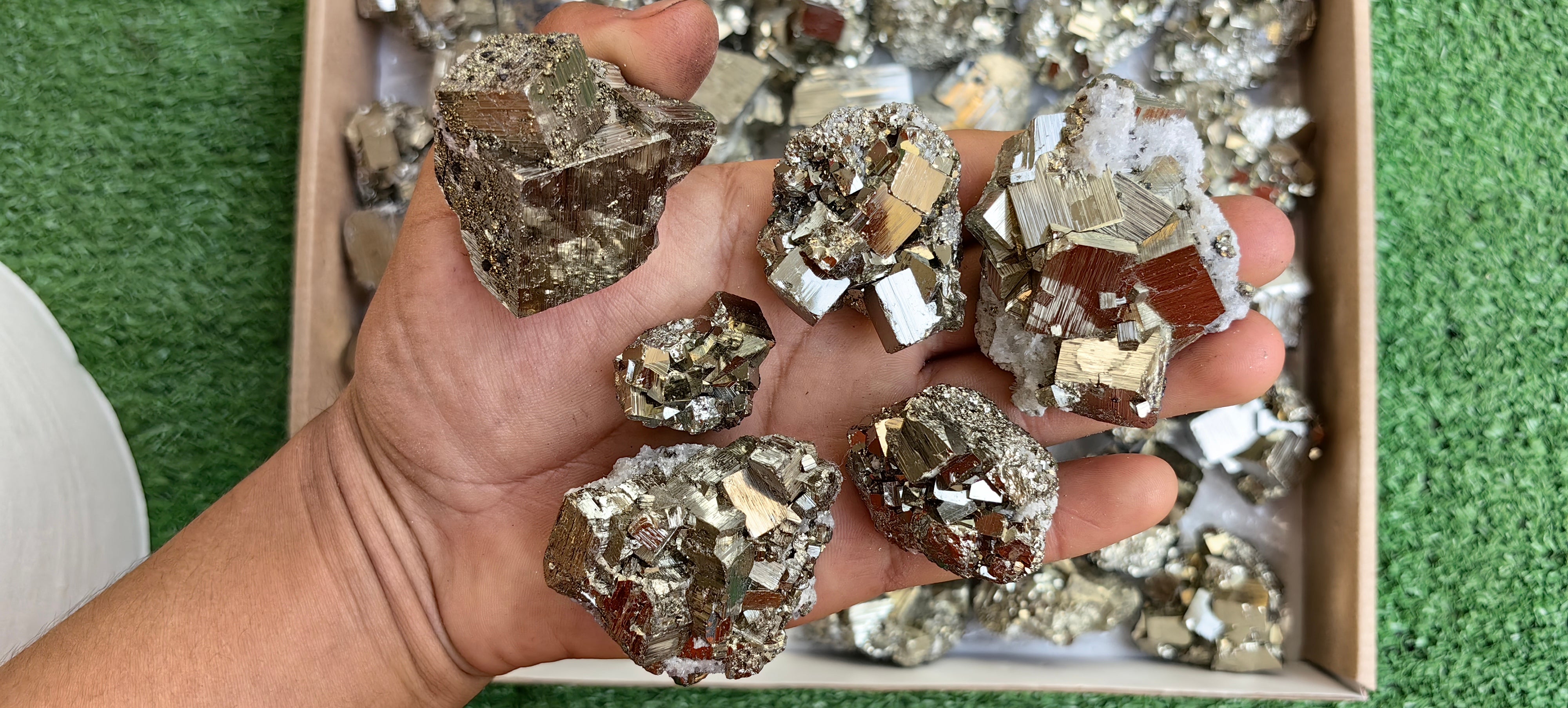 Lot 41 pcs Pyrite Cubic