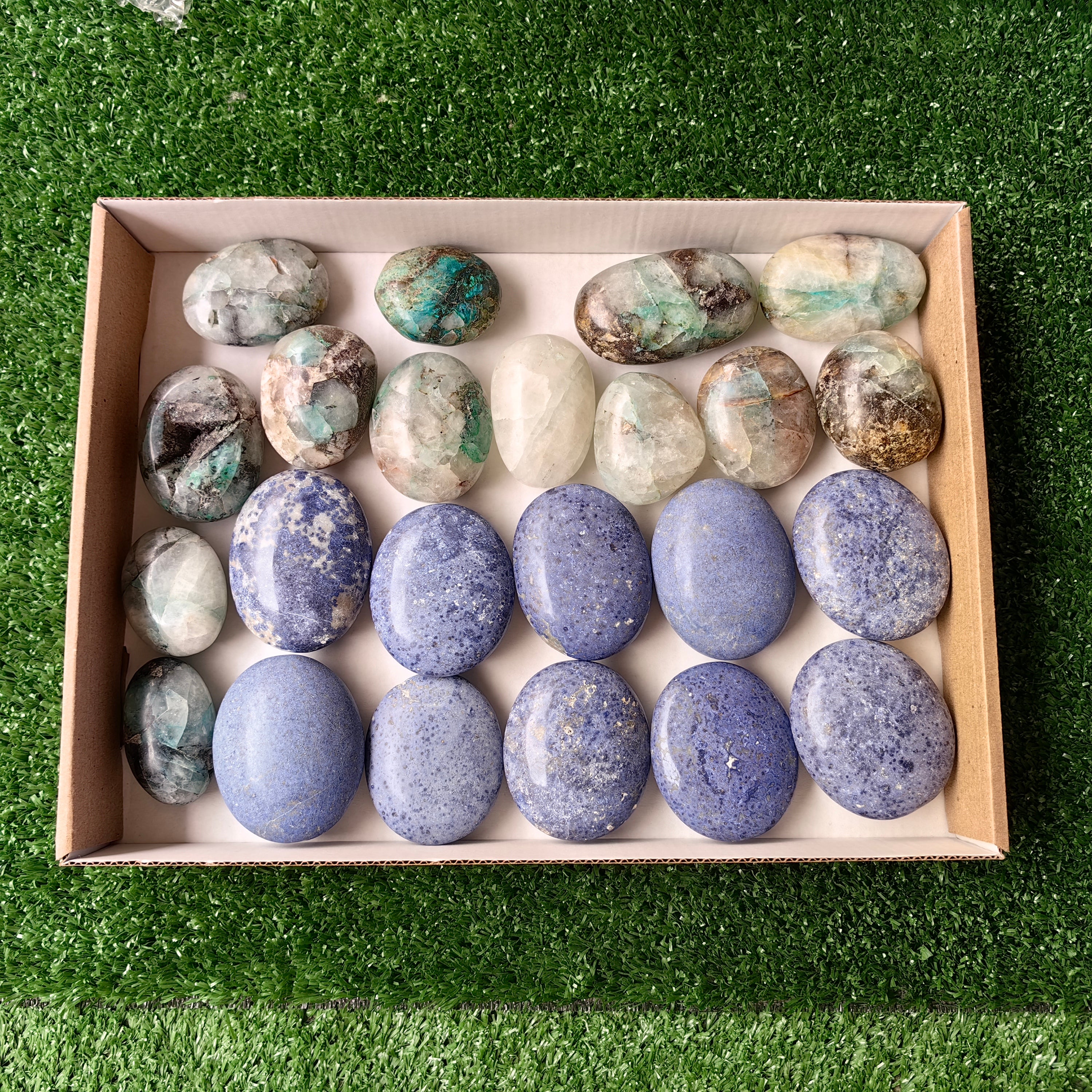 23 pc palm dumortorite & chrysocolla quartz