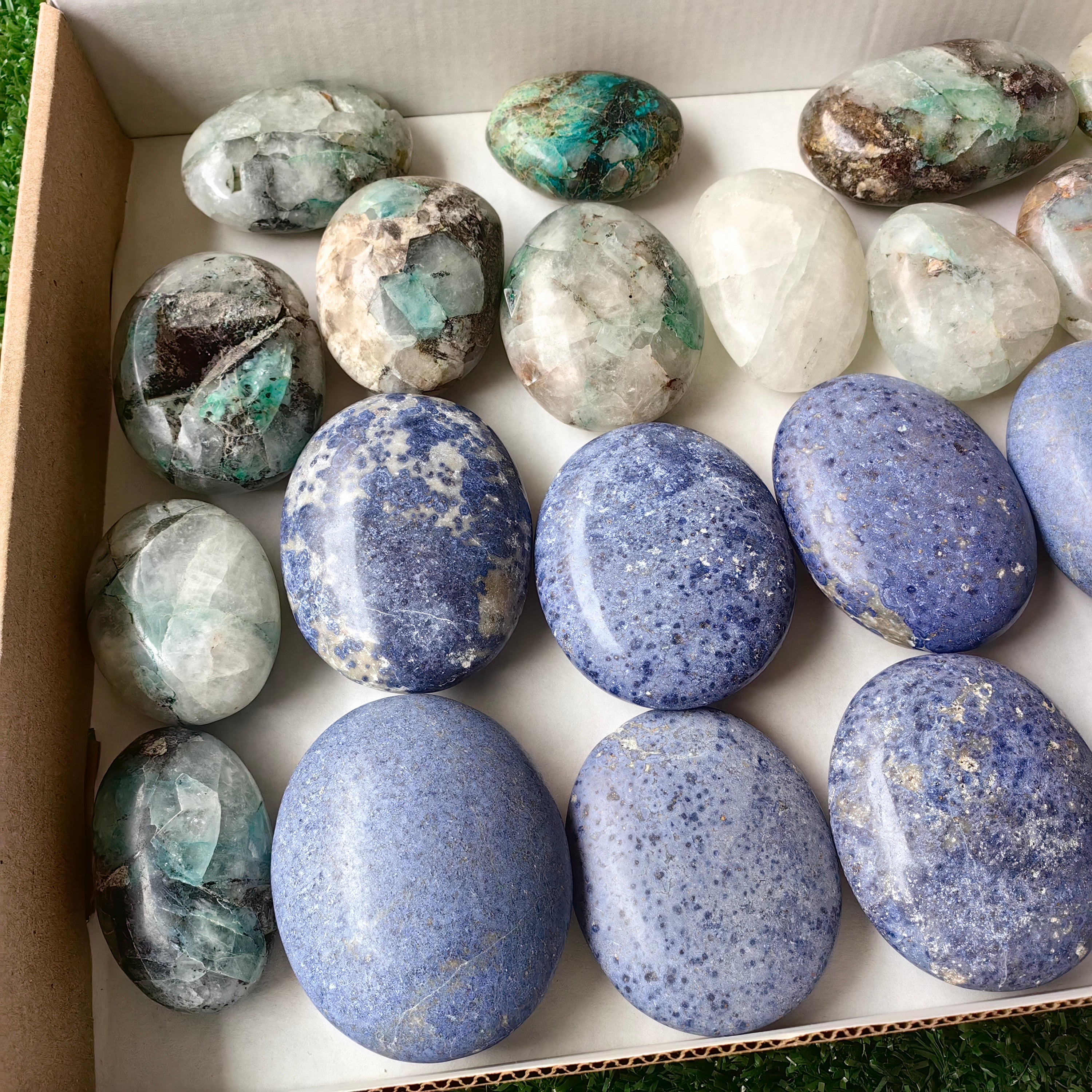 23 pc palm dumortorite & chrysocolla quartz