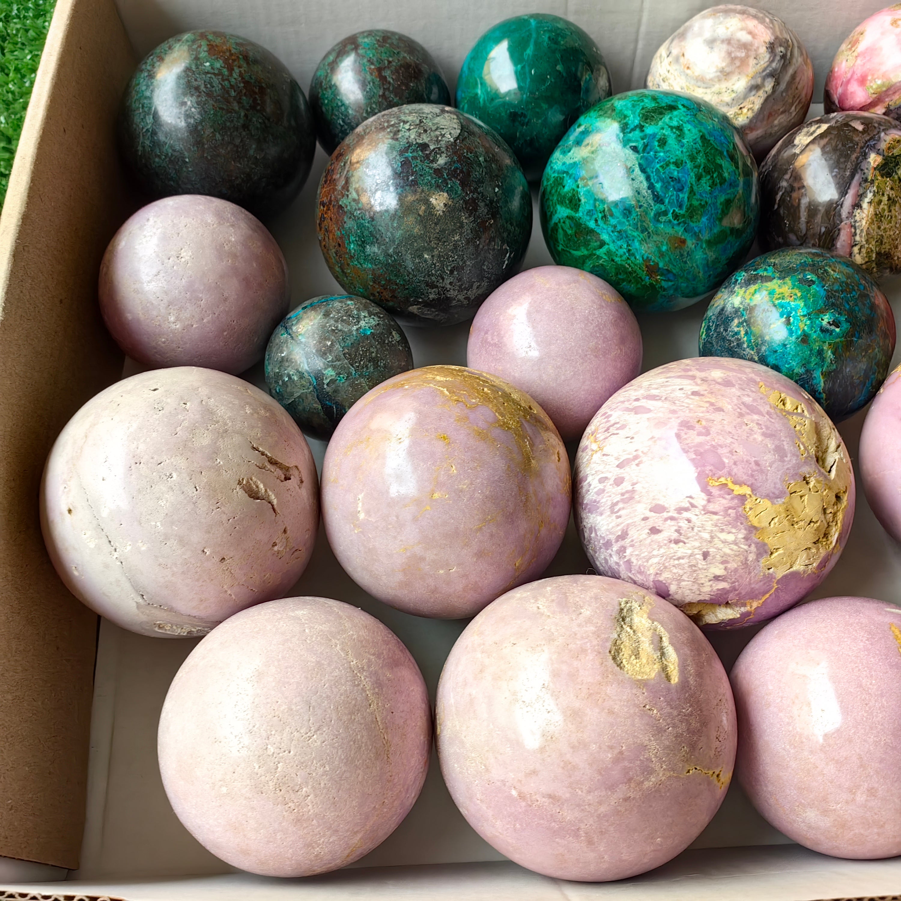 25 pcs spheres mixted phosphosiderite / chrysocolla / pink opal