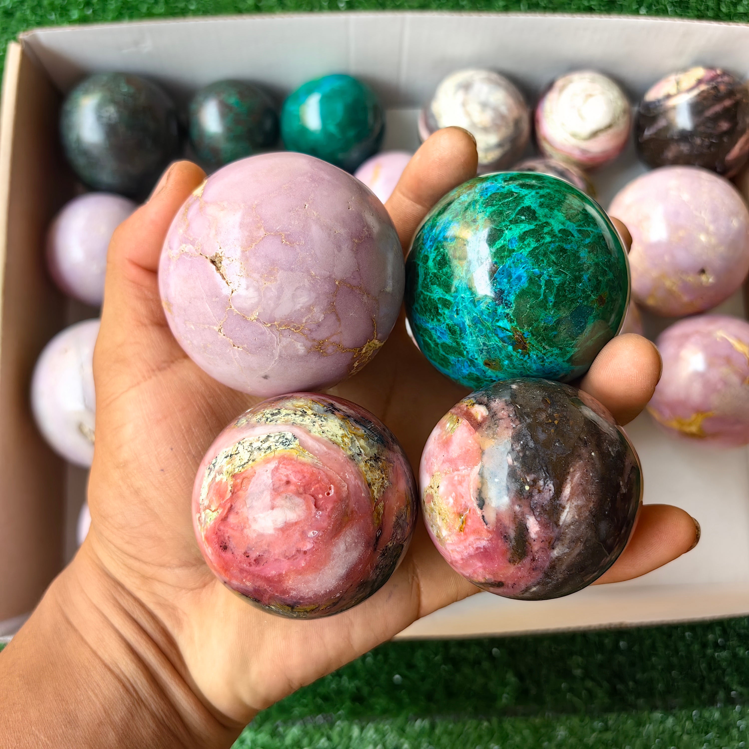 25 pcs spheres mixted phosphosiderite / chrysocolla / pink opal
