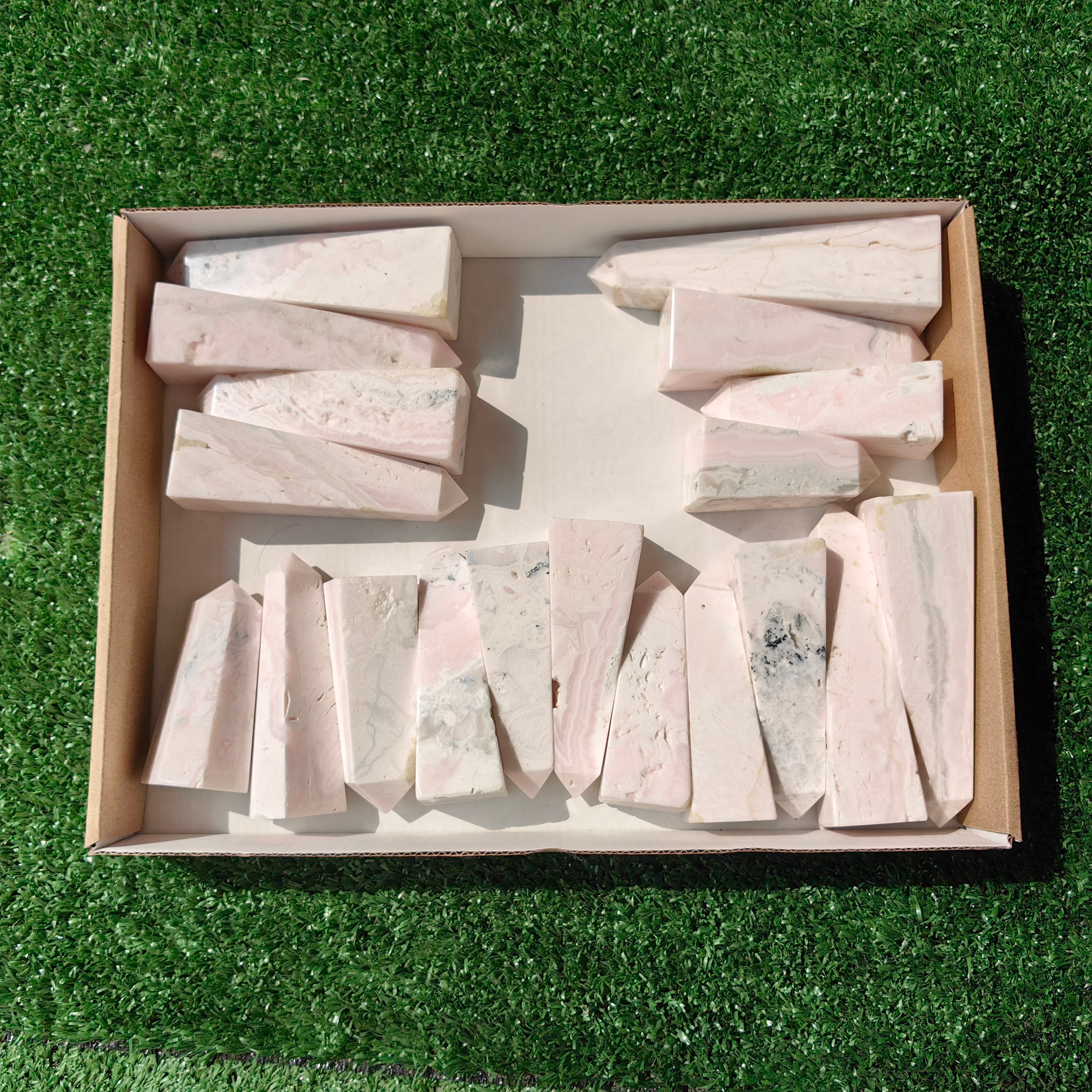 19 pc mangano calcite towers