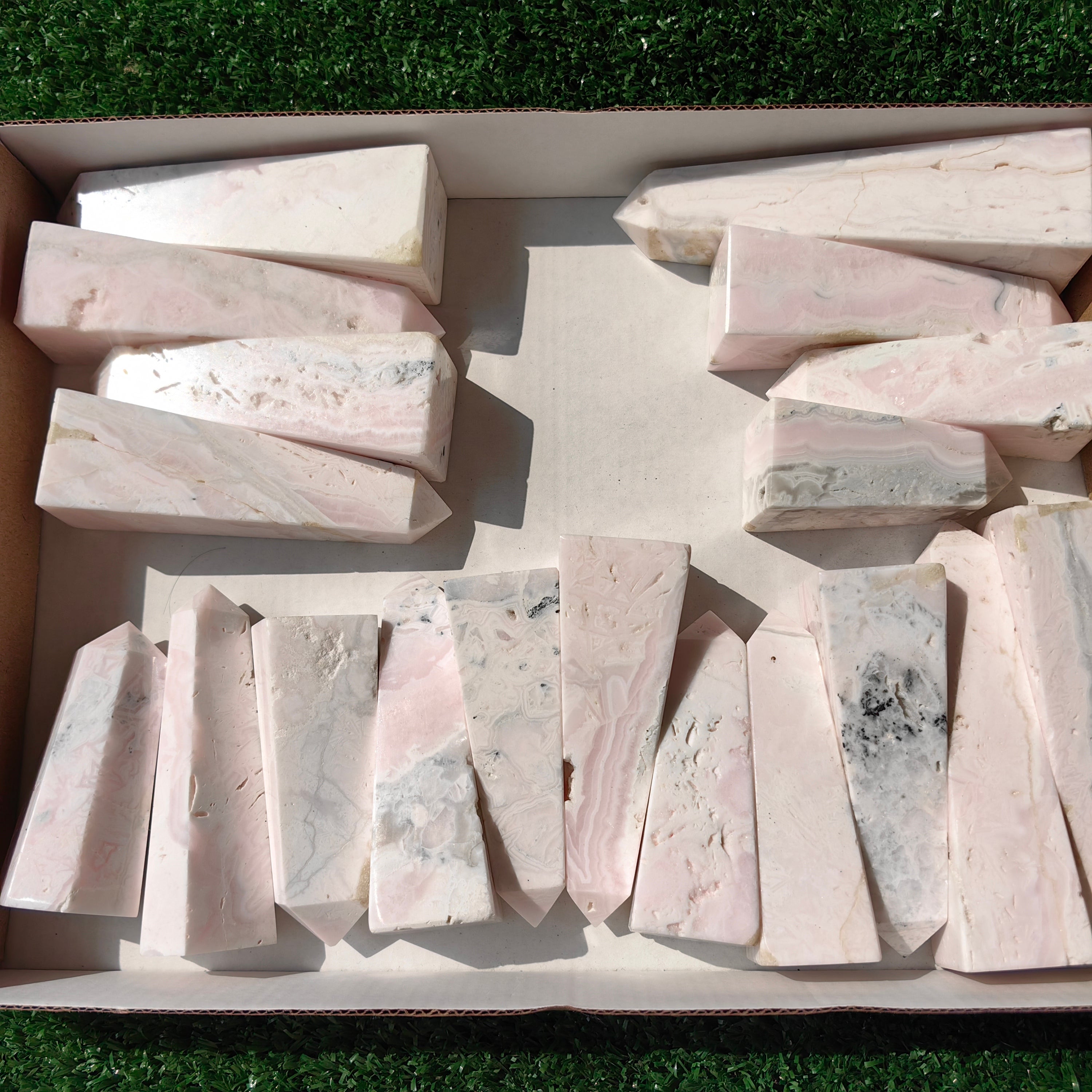 19 pc mangano calcite towers