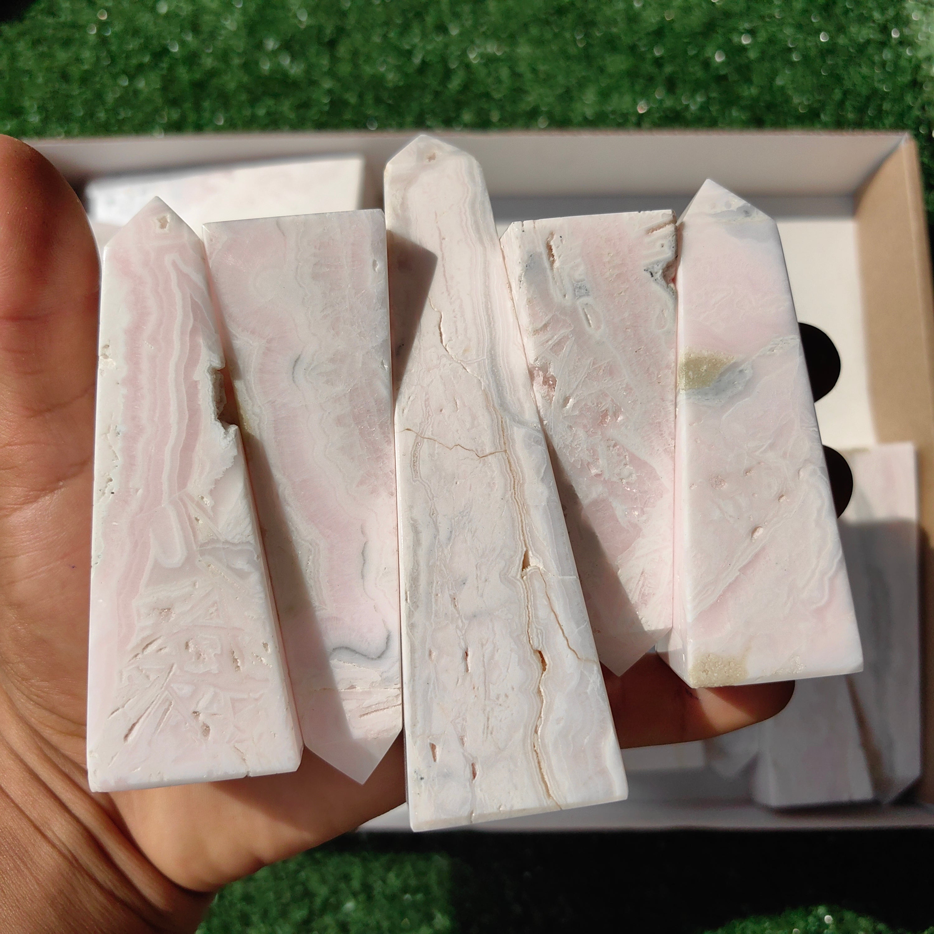 19 pc mangano calcite towers