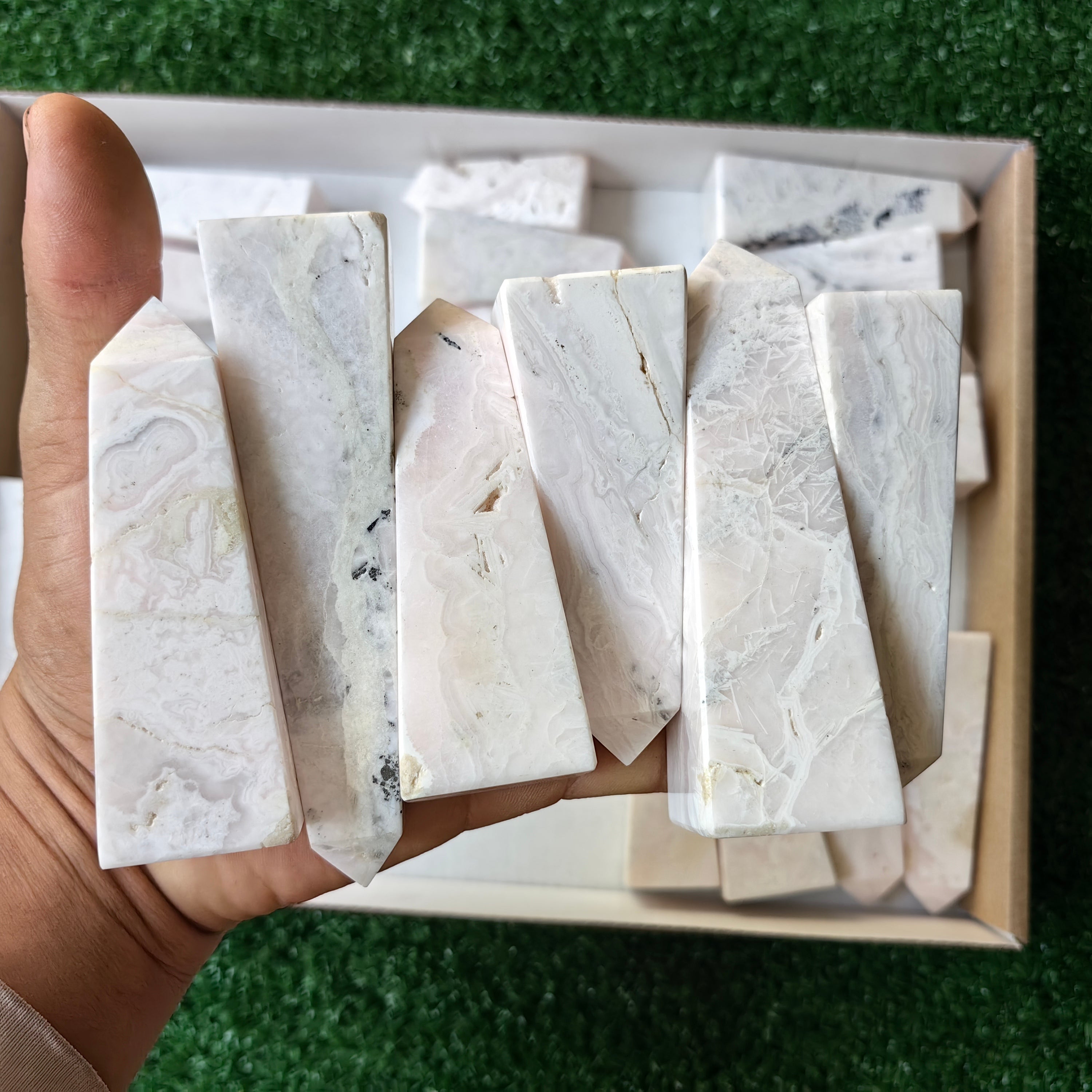 23 pc mangano calcite towers