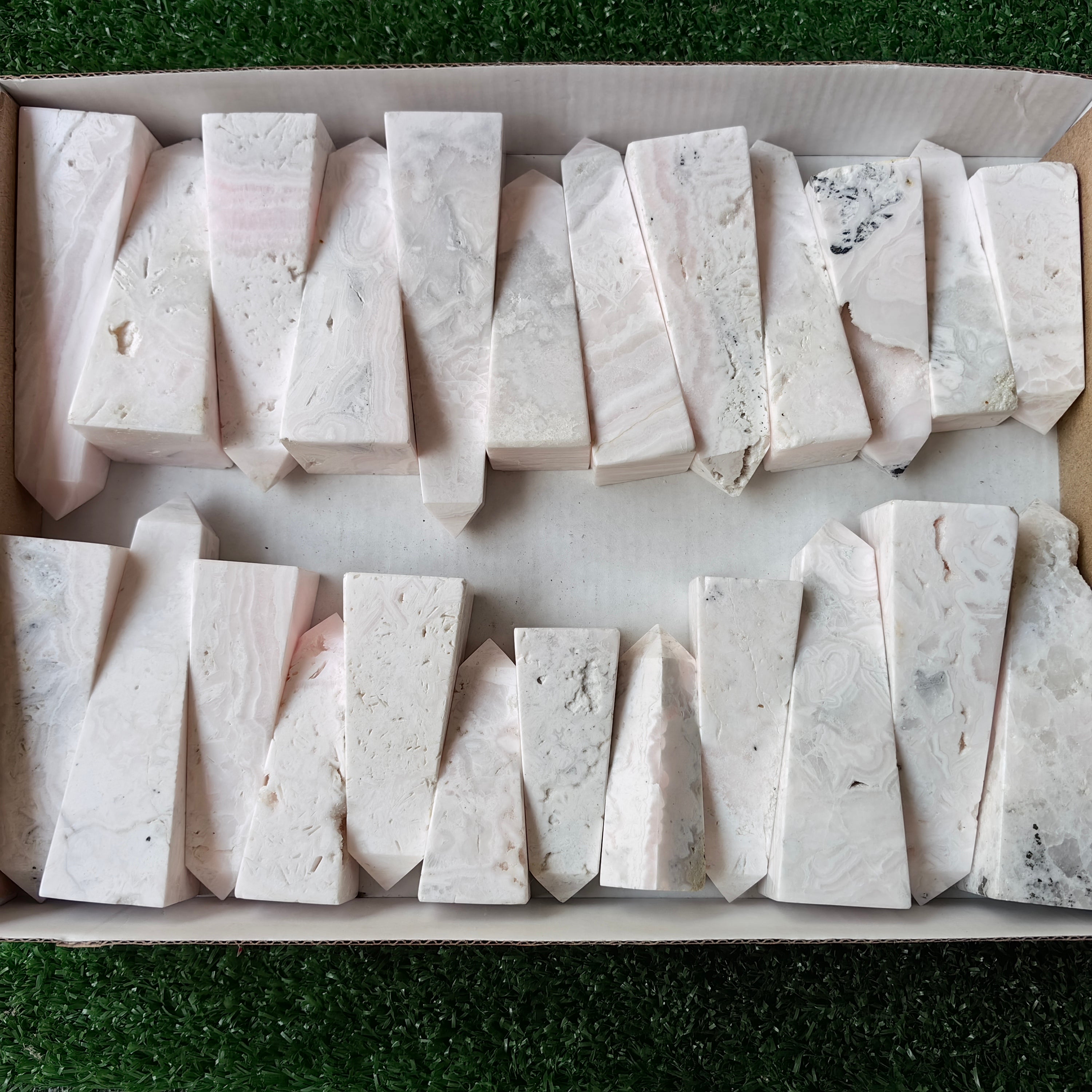 24 pc mangano calcite towers