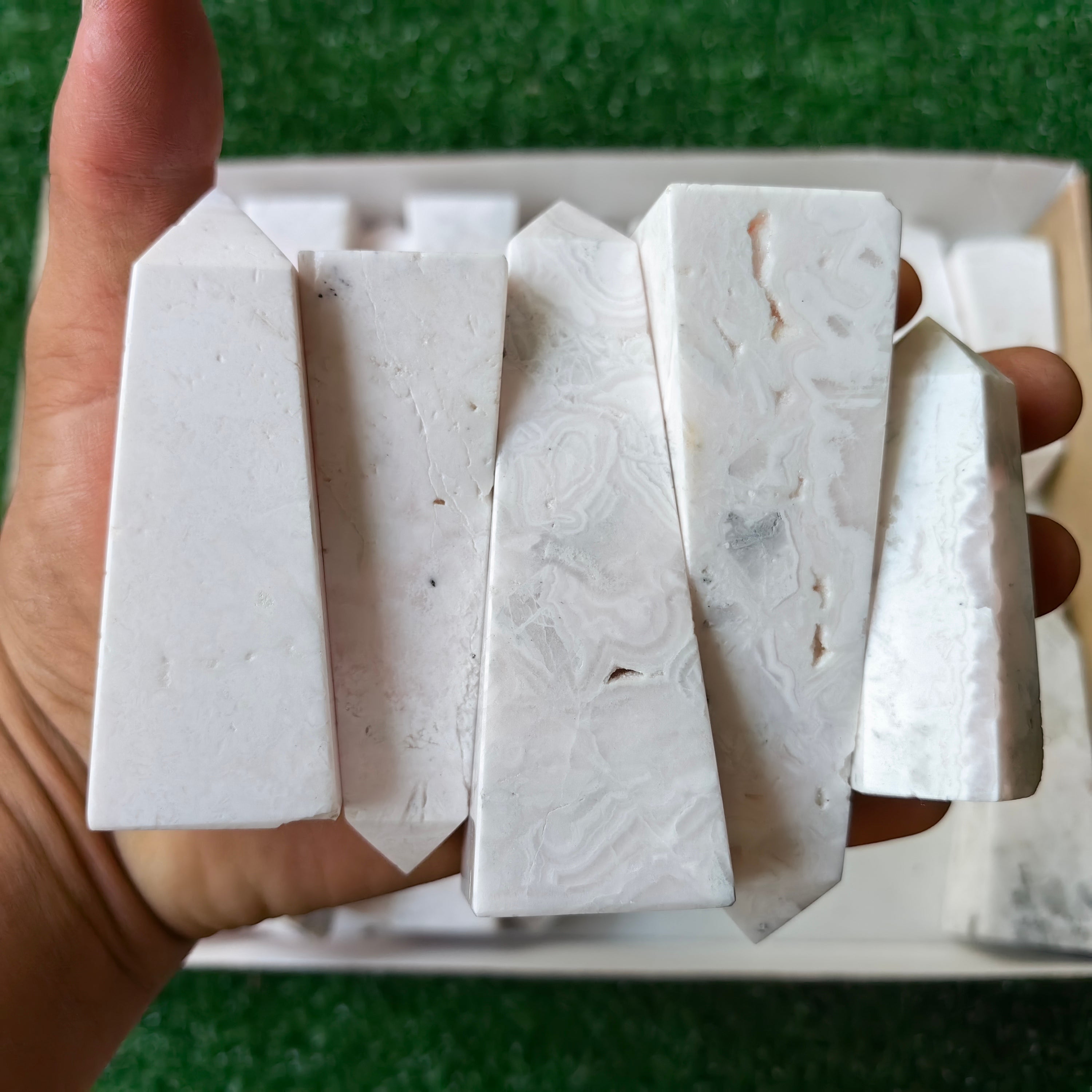 24 pc mangano calcite towers