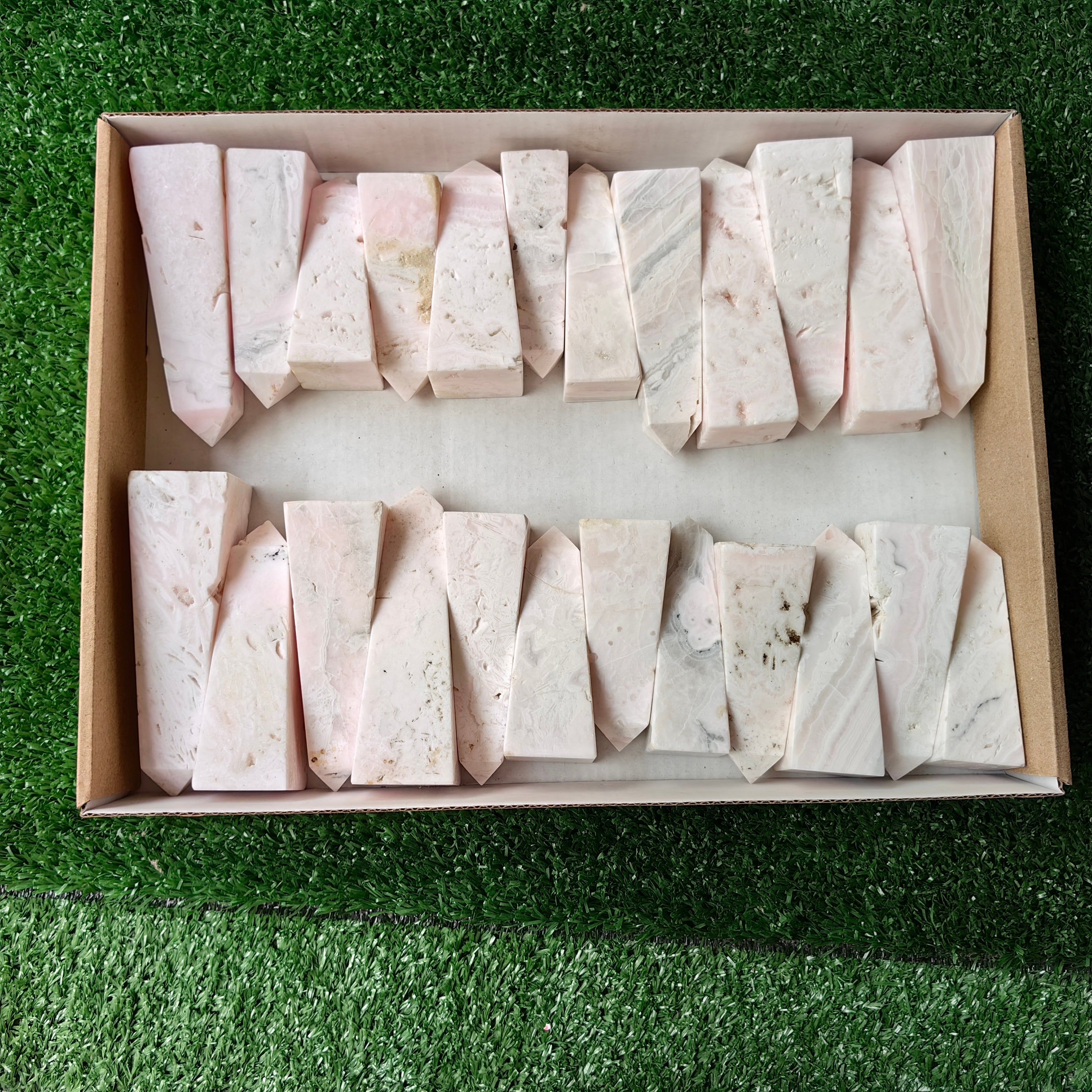 24 pc mangano calcite towers