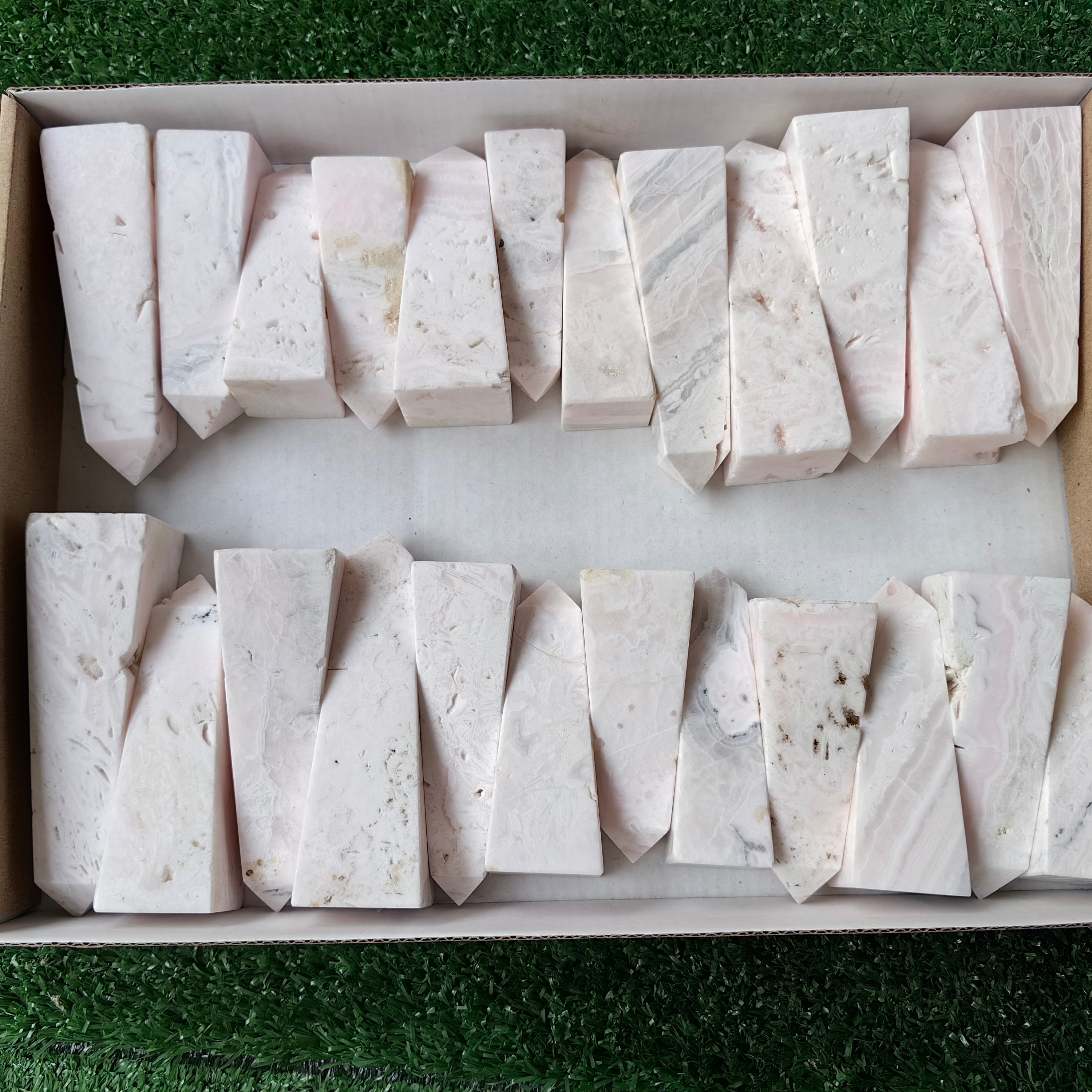 24 pc mangano calcite towers