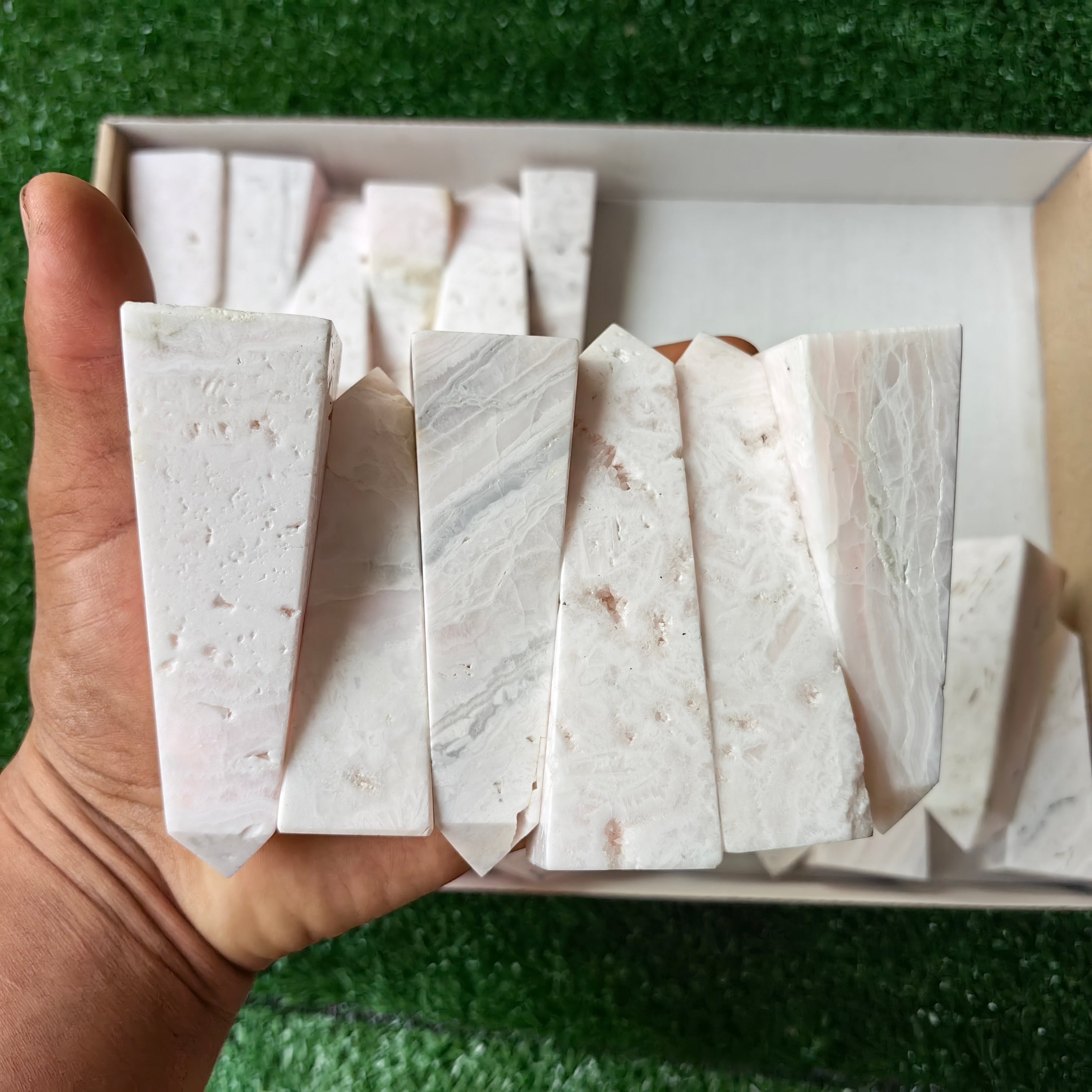 24 pc mangano calcite towers