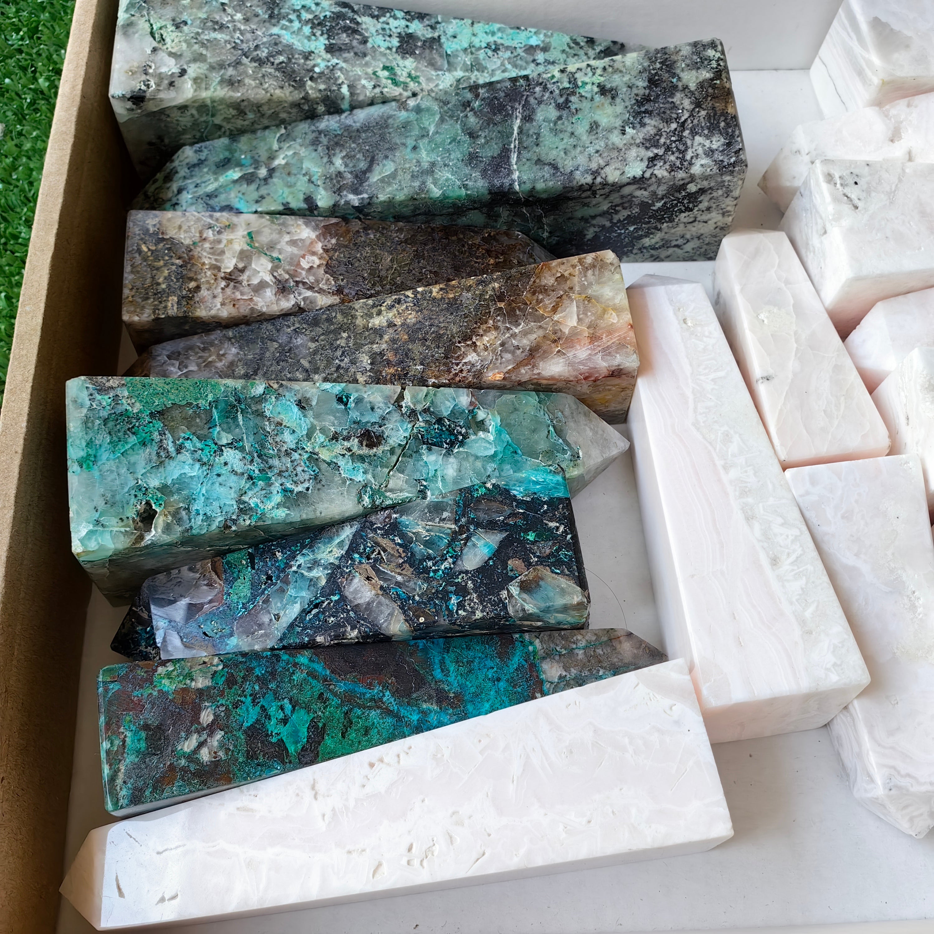 19 pc chrysocolla quartz & mangano towers