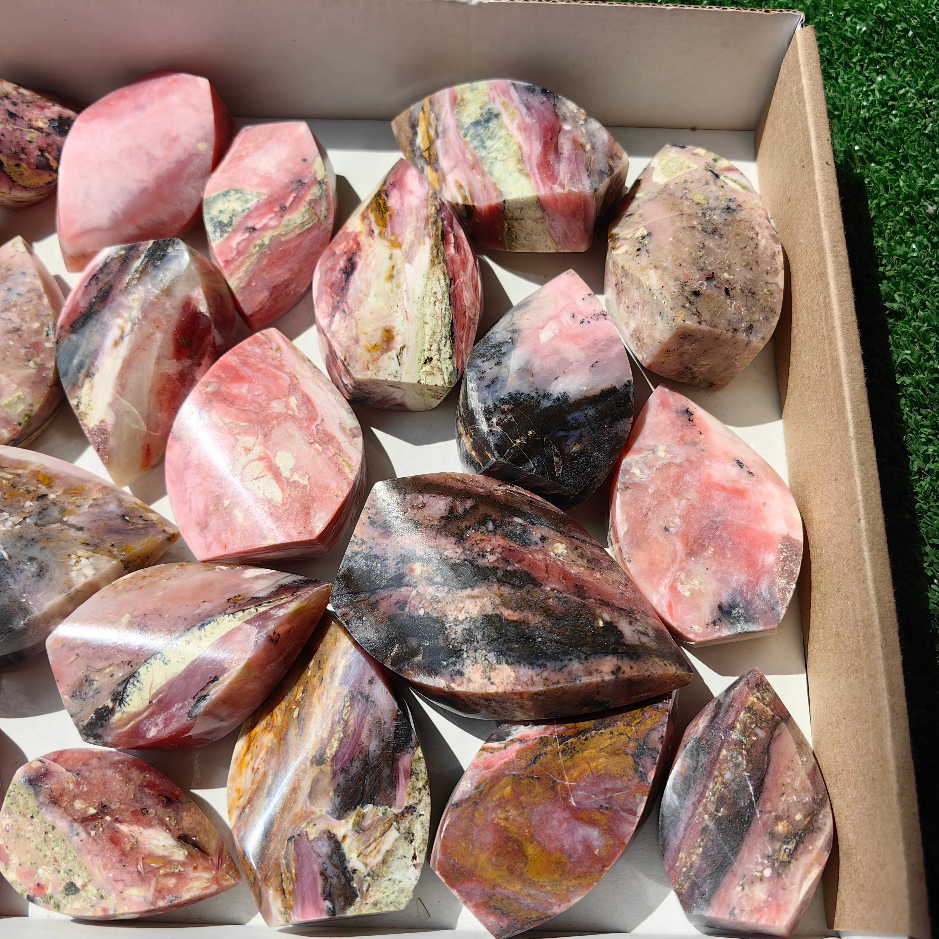 25 pc pink opal flames