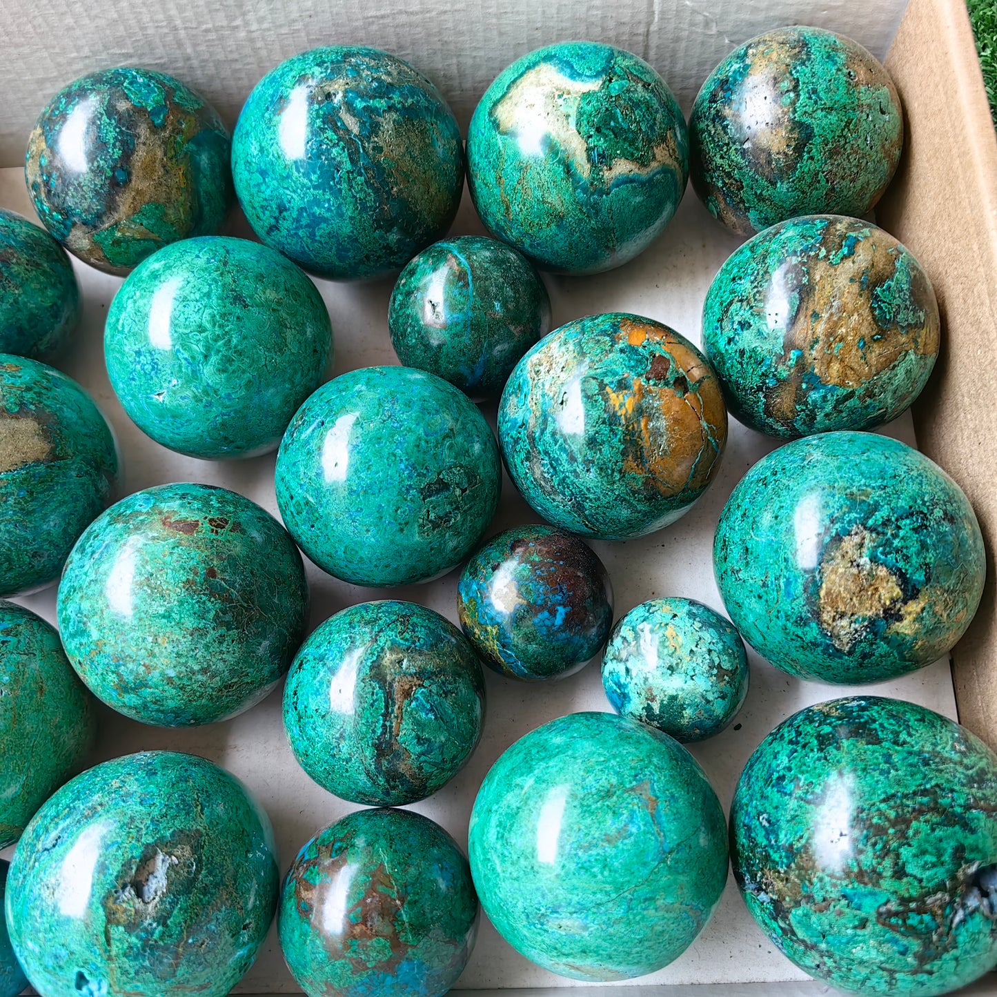 26 pc malachite spheres