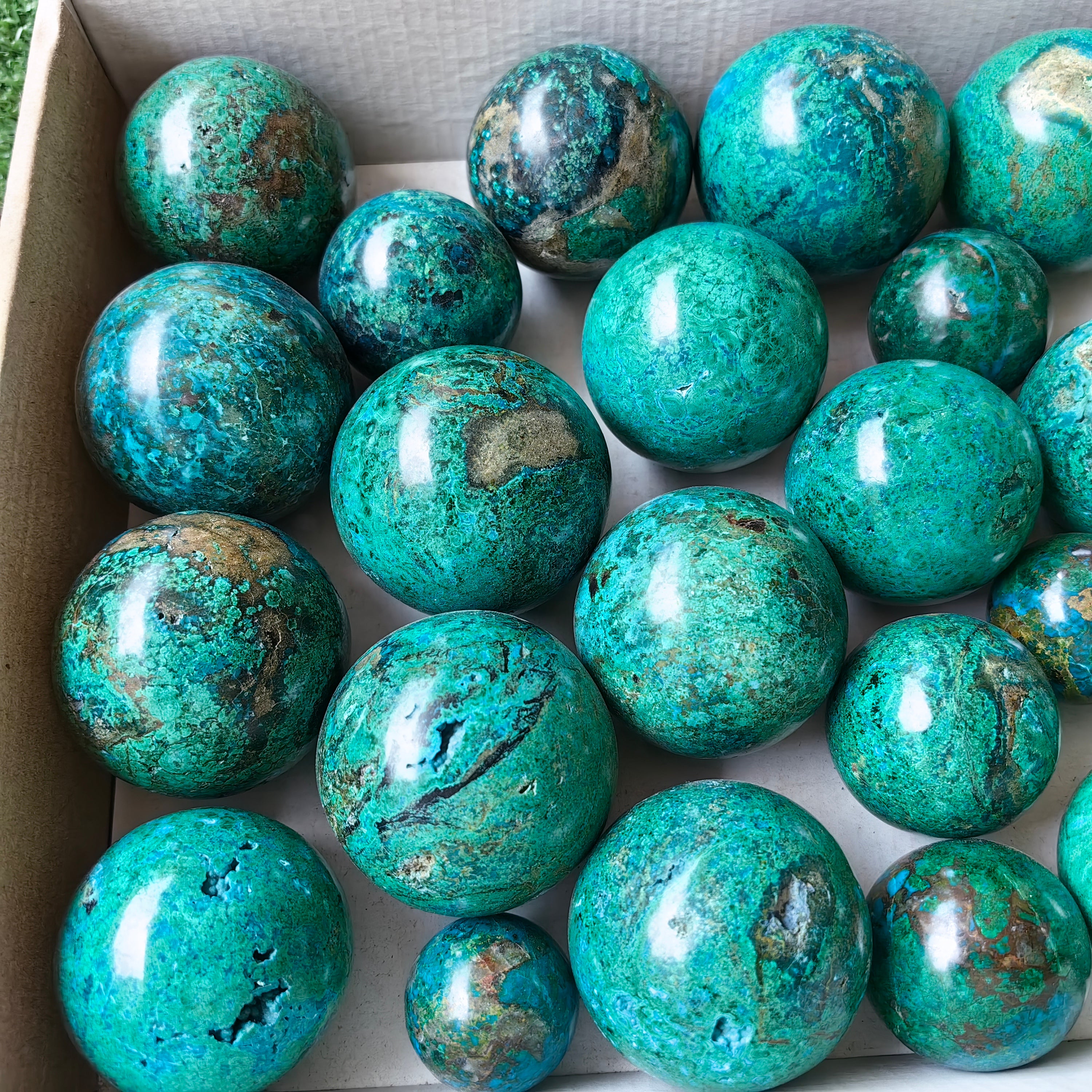 26 pc malachite spheres