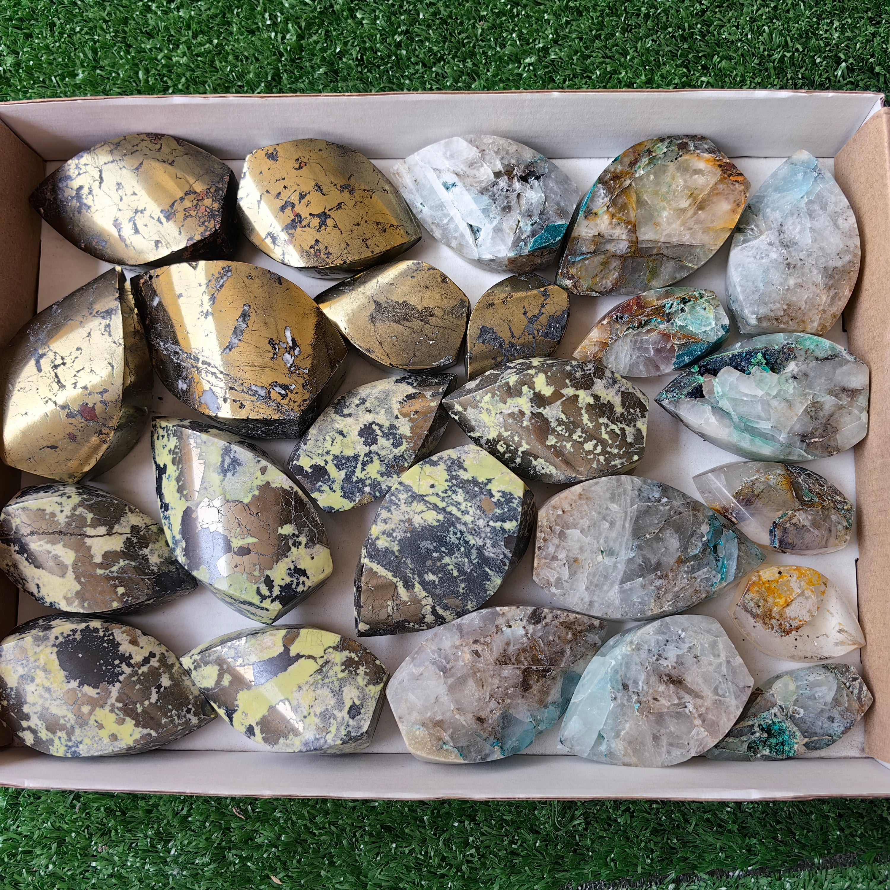 24 pc chrysocolla quartz, serpentine & chalcopyrite flames