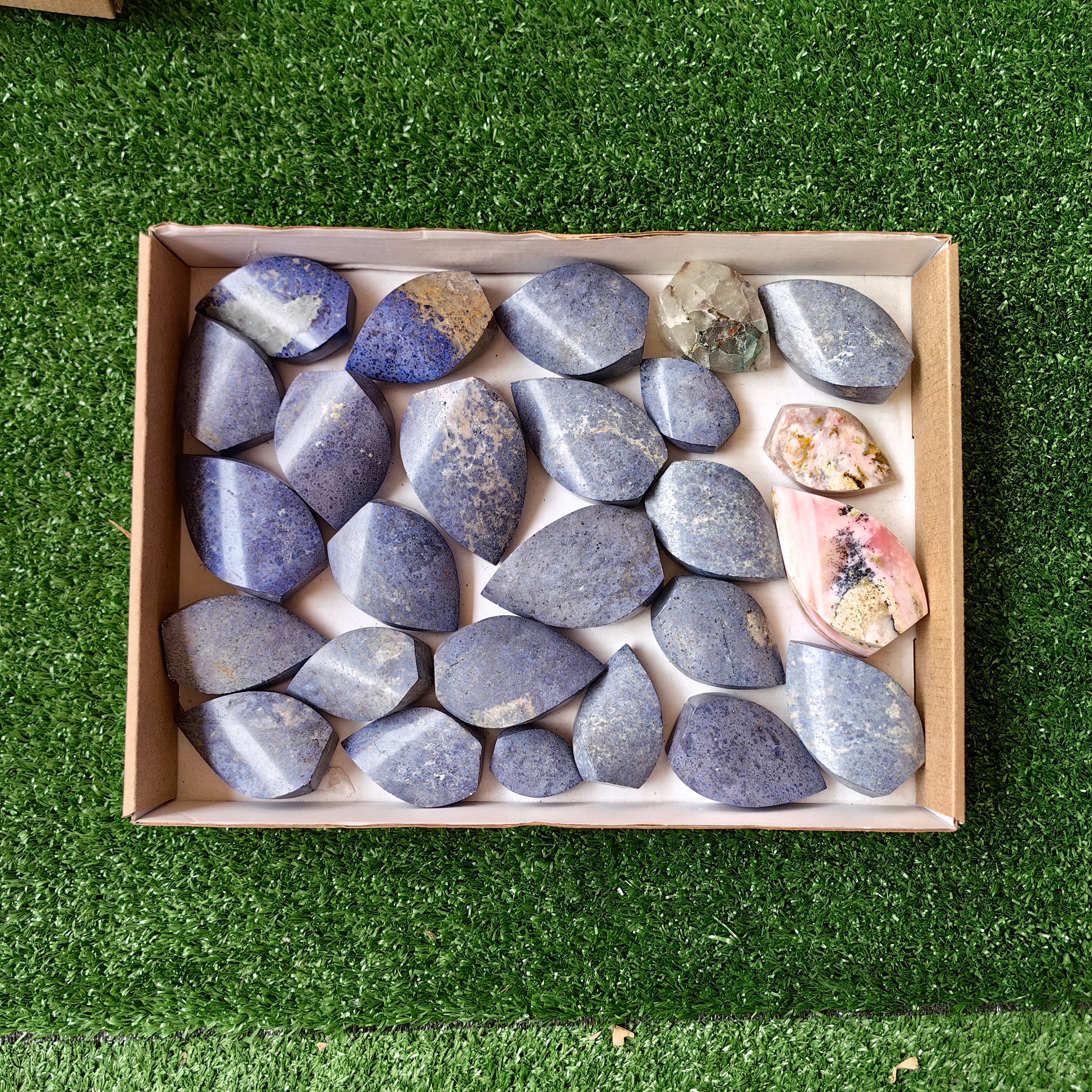 26 pc chrysocolla quartz, pink opal & dumortorite flames