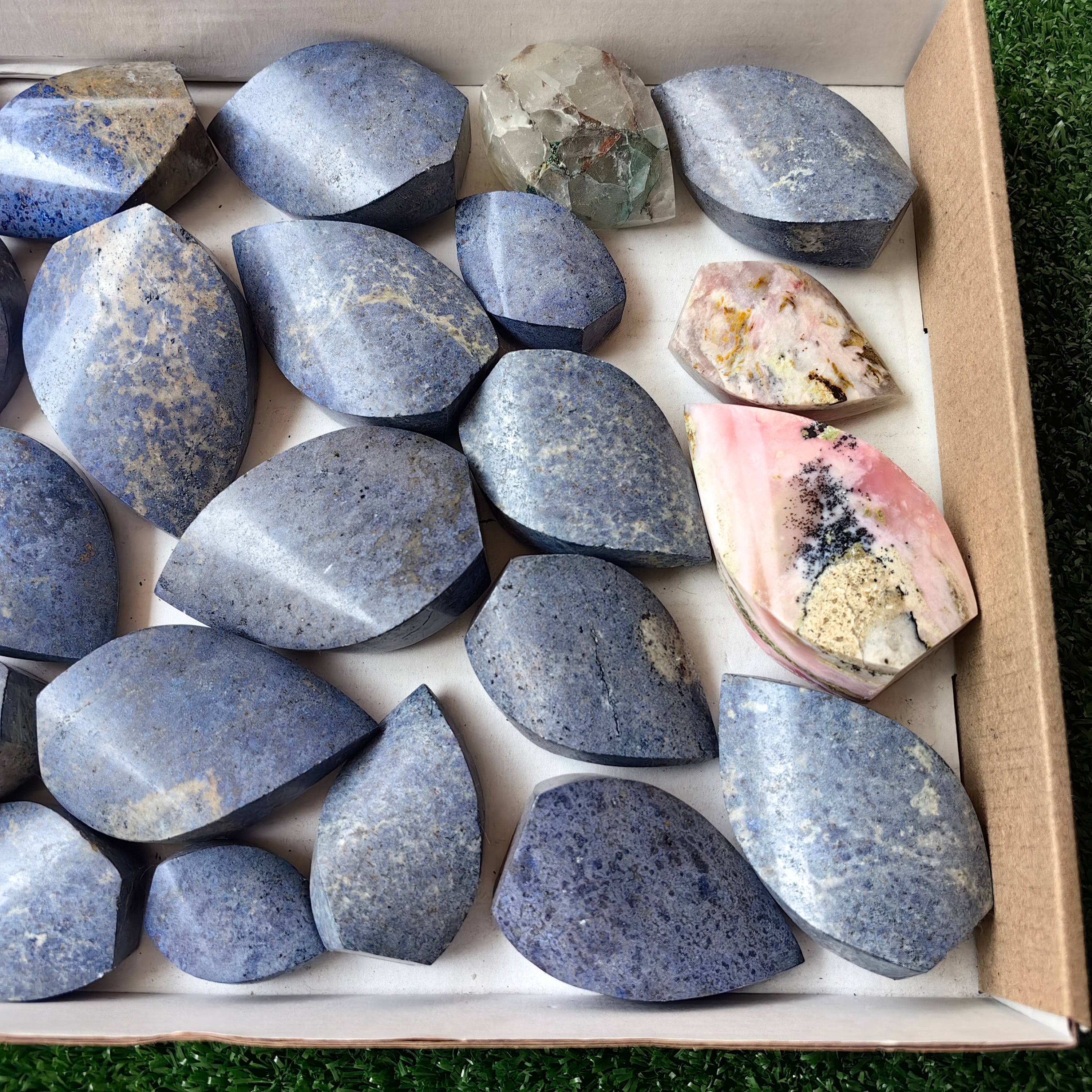 26 pc chrysocolla quartz, pink opal & dumortorite flames