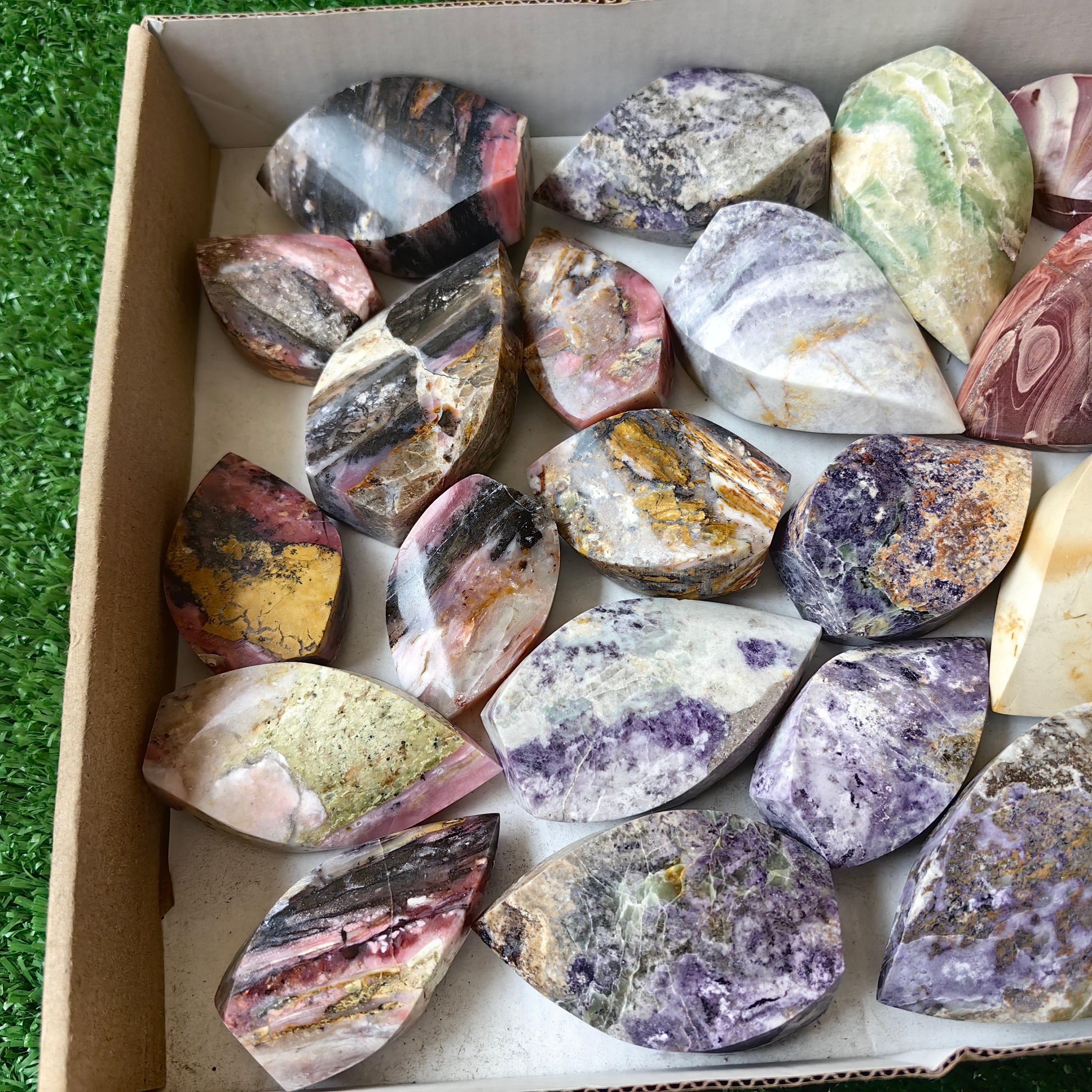 25 pc pink opal, bolivianite & colcatana flames