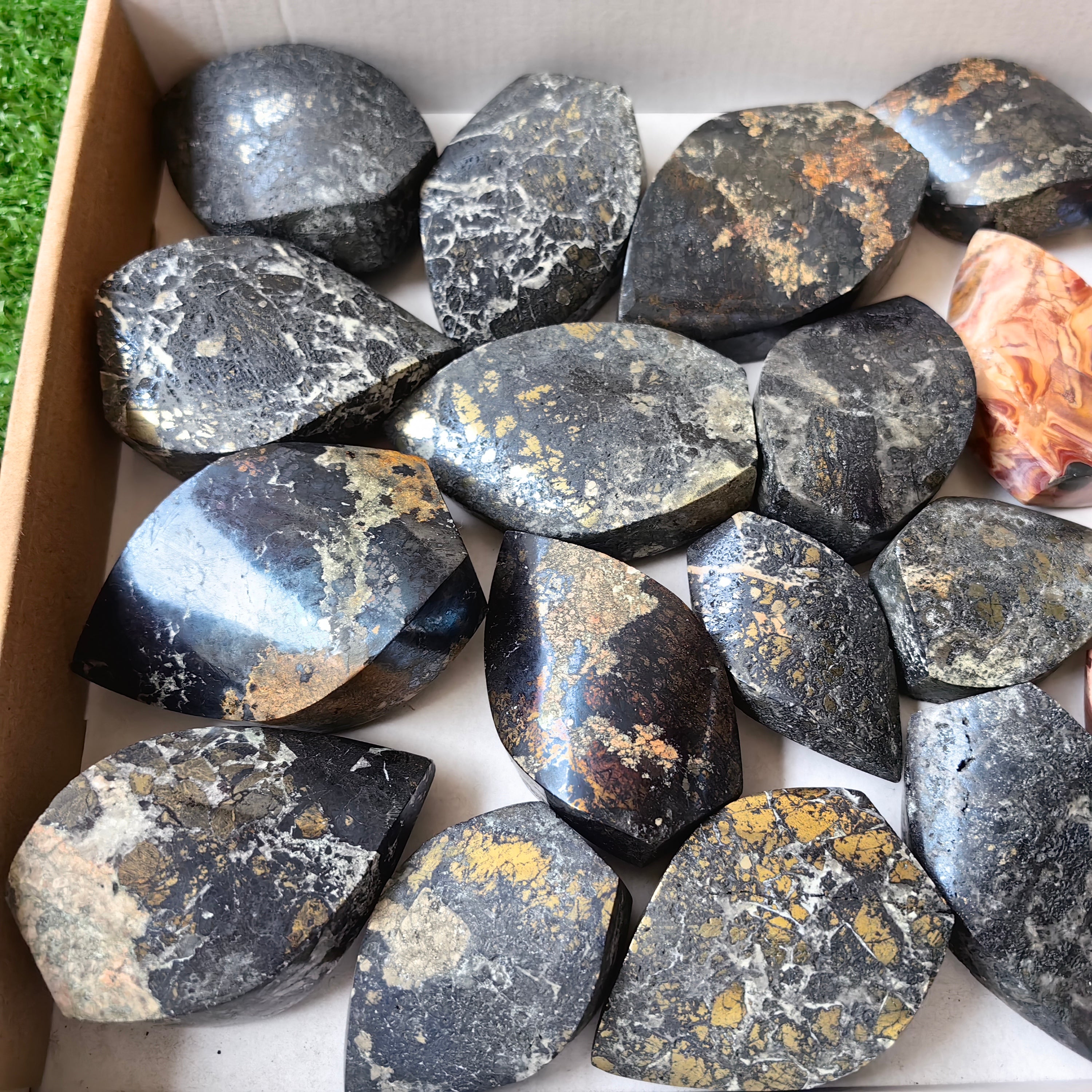 22 pc covellite & colcatana flames