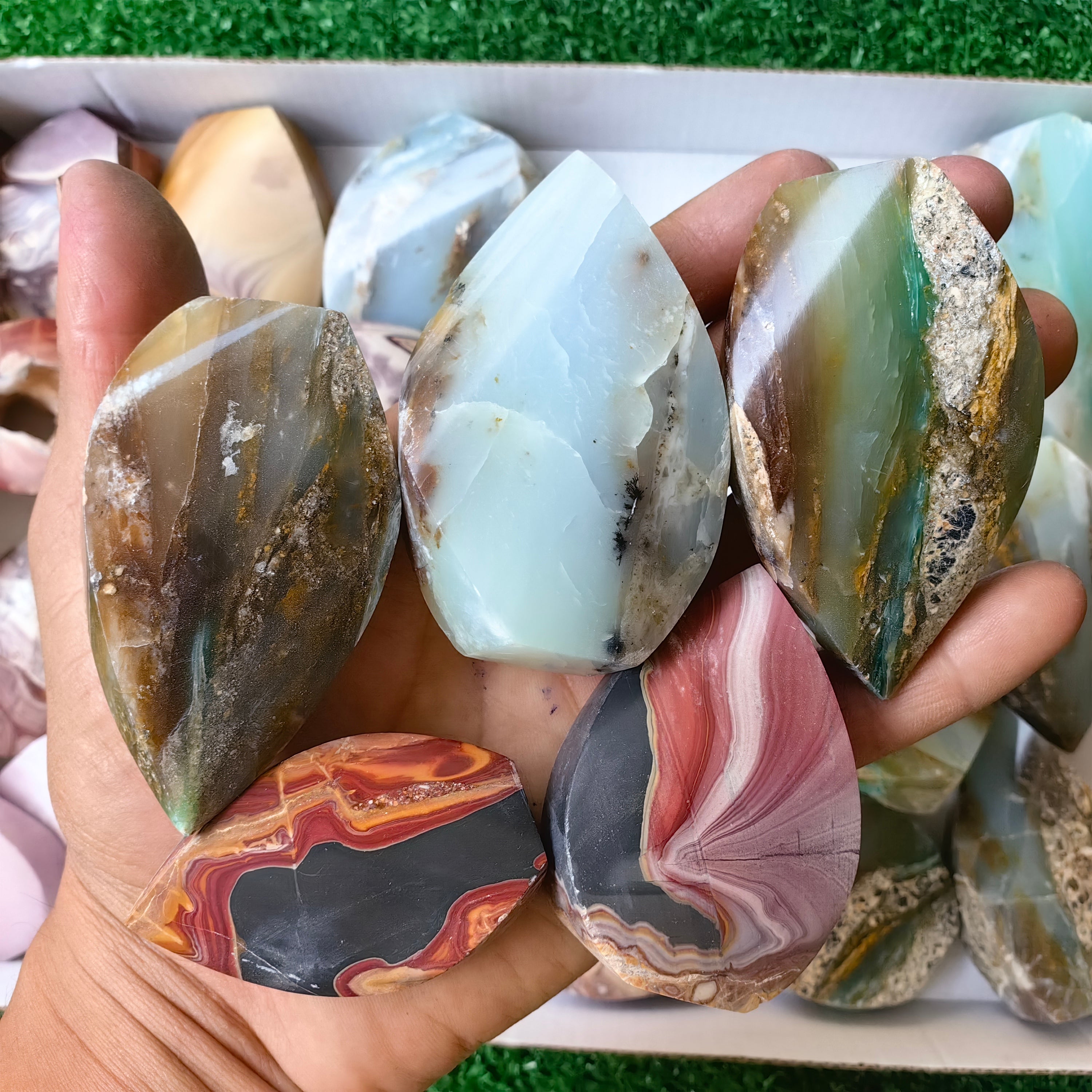 25 pc blue opal, phosphosiderite & colcatana flames