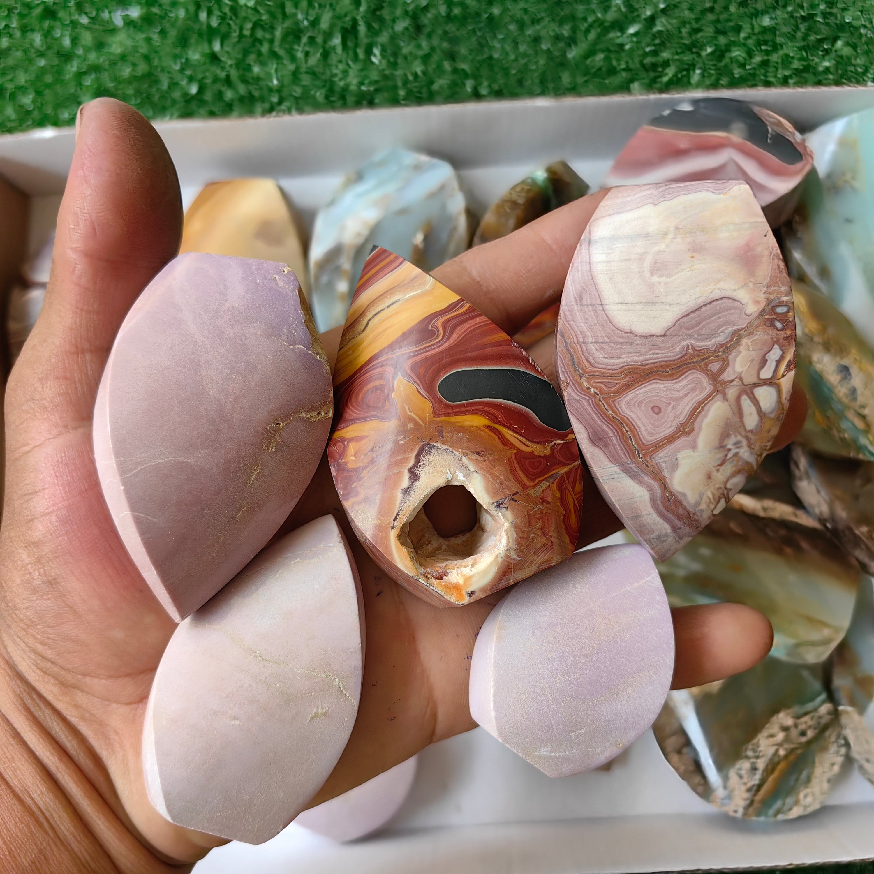 25 pc blue opal, phosphosiderite & colcatana flames