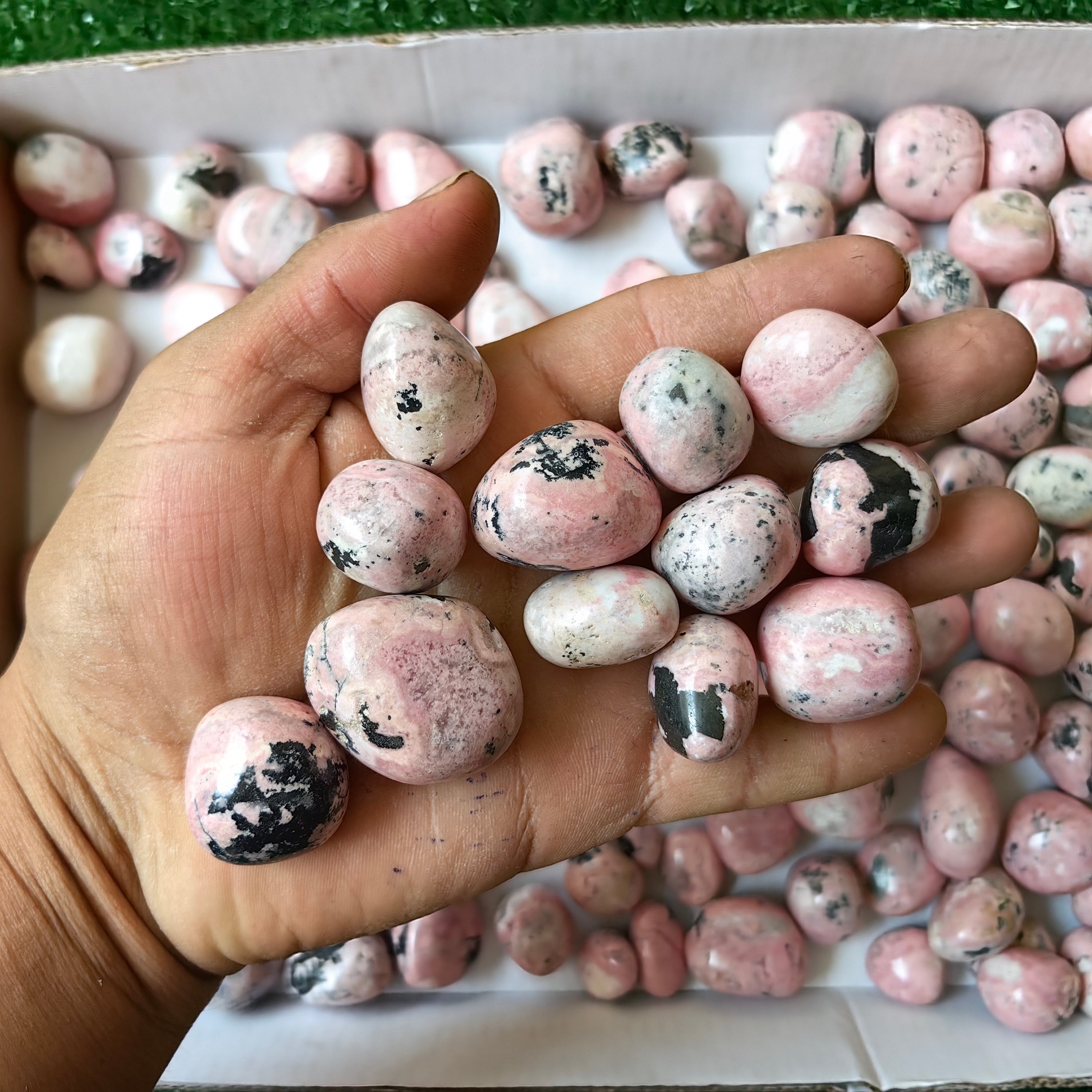 2 kg rhodonite tumbled
