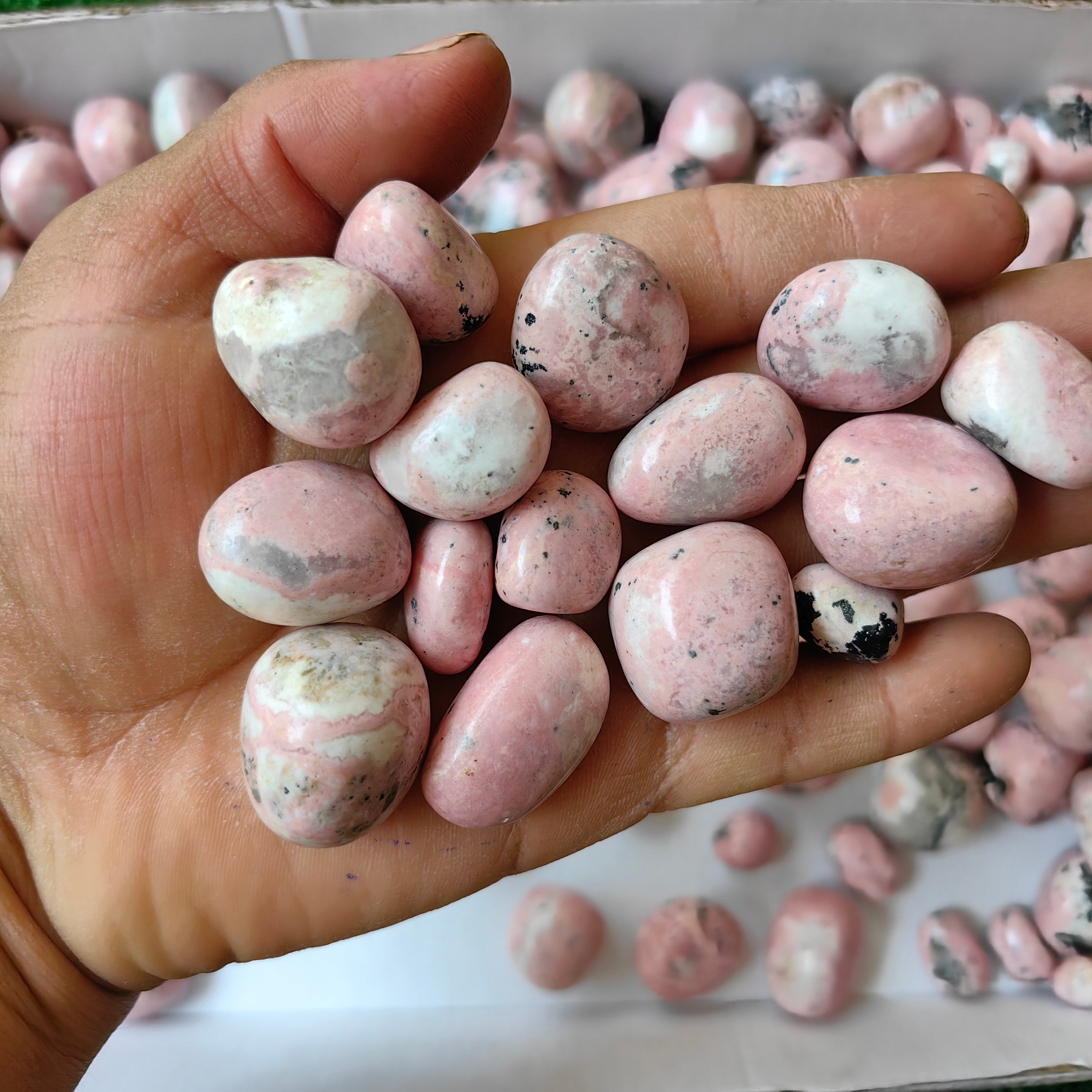 2 kg rhodonite tumbled
