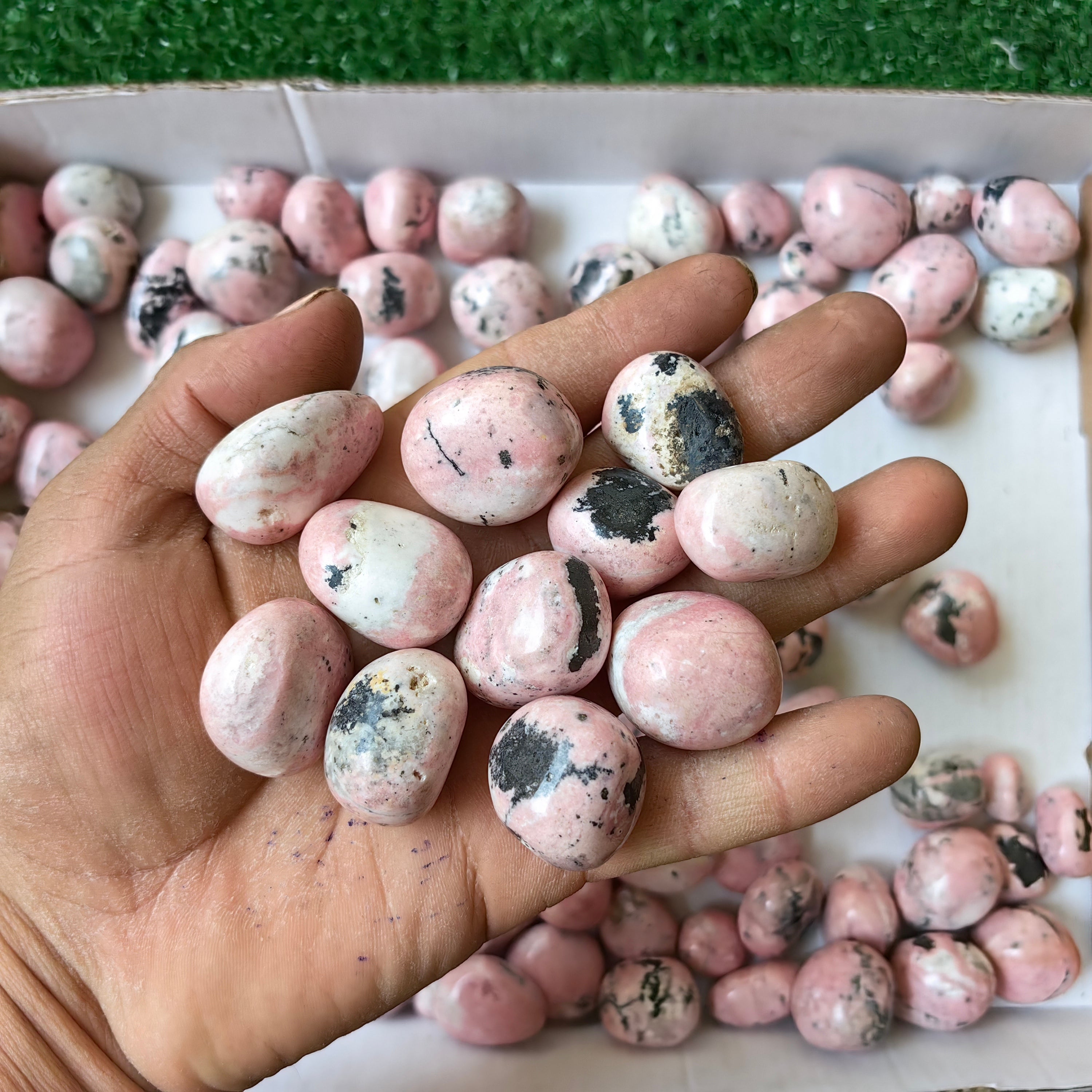 2 kg rhodonite tumbled