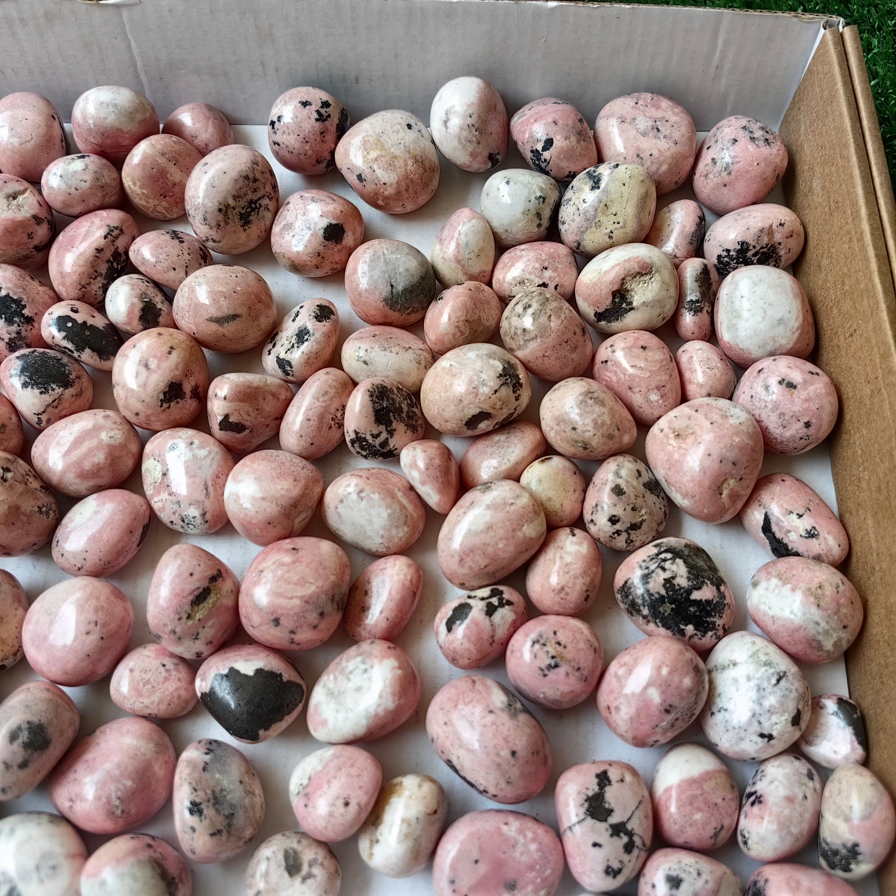 2 kg rhodonite tumbled