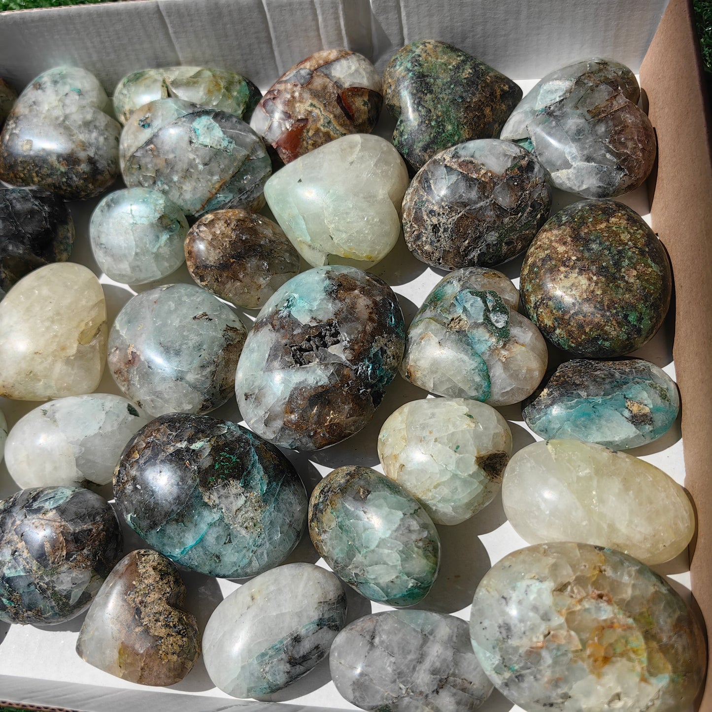 34 pc chrysocolla quartz palm & heart
