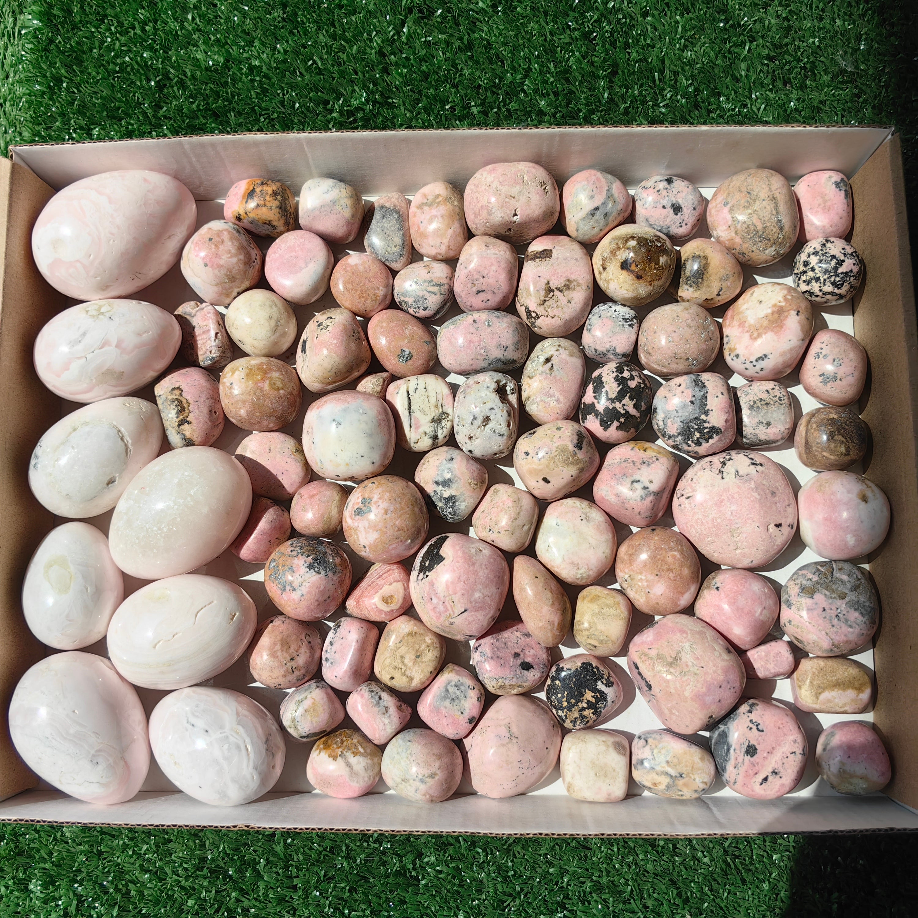 2.7 kg rhodonite tumbled & mangano egg