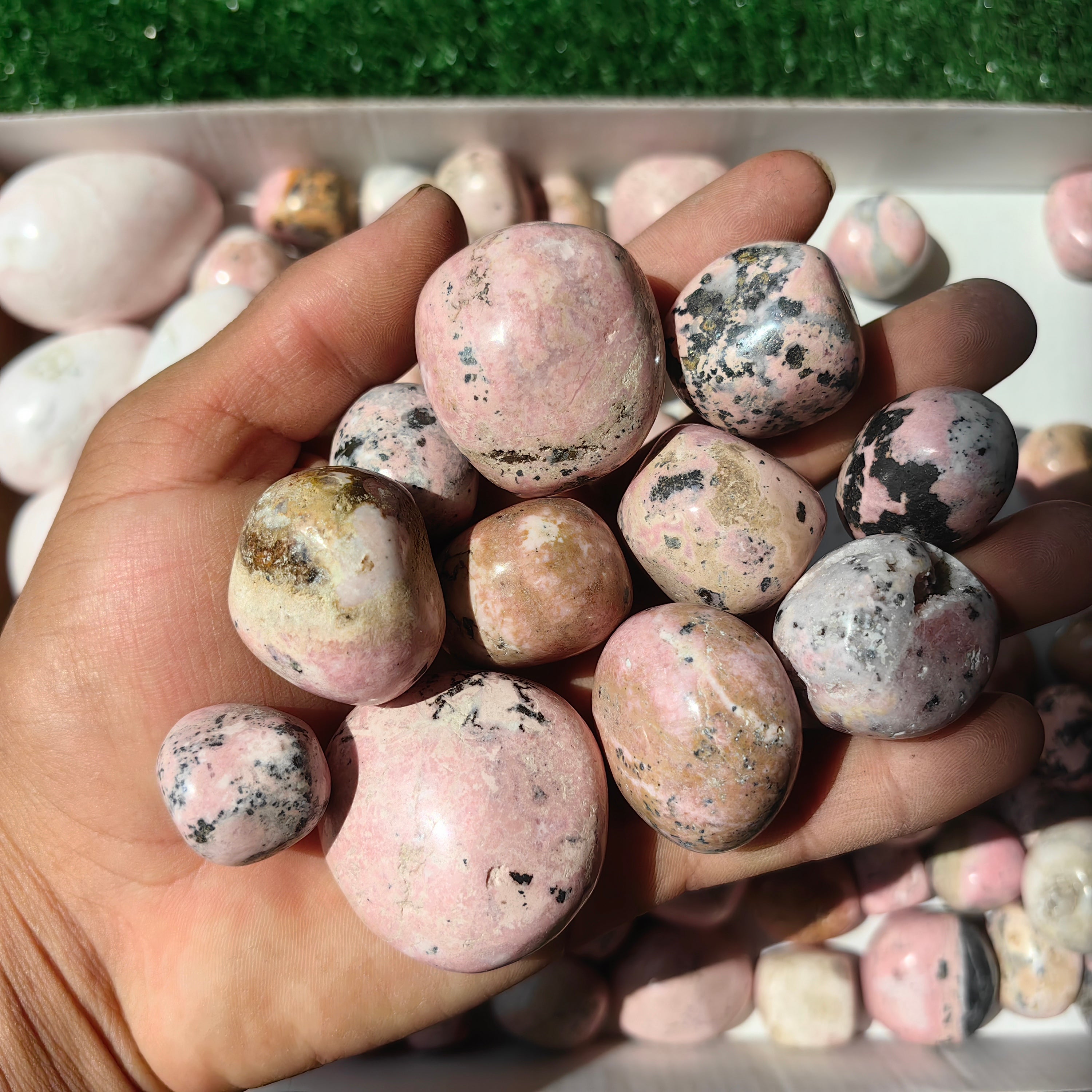 2.7 kg rhodonite tumbled & mangano egg