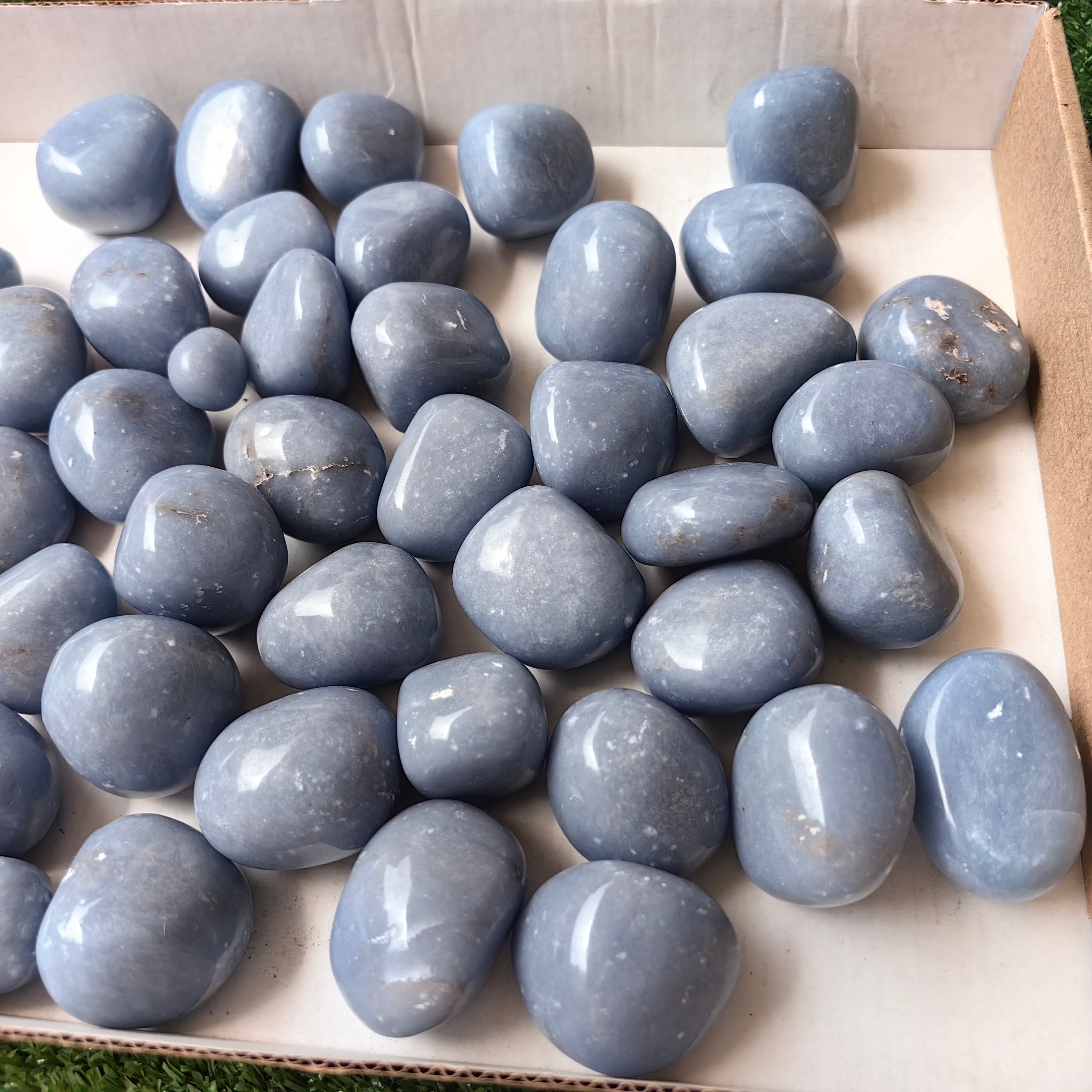 2 kg tumbled angelite