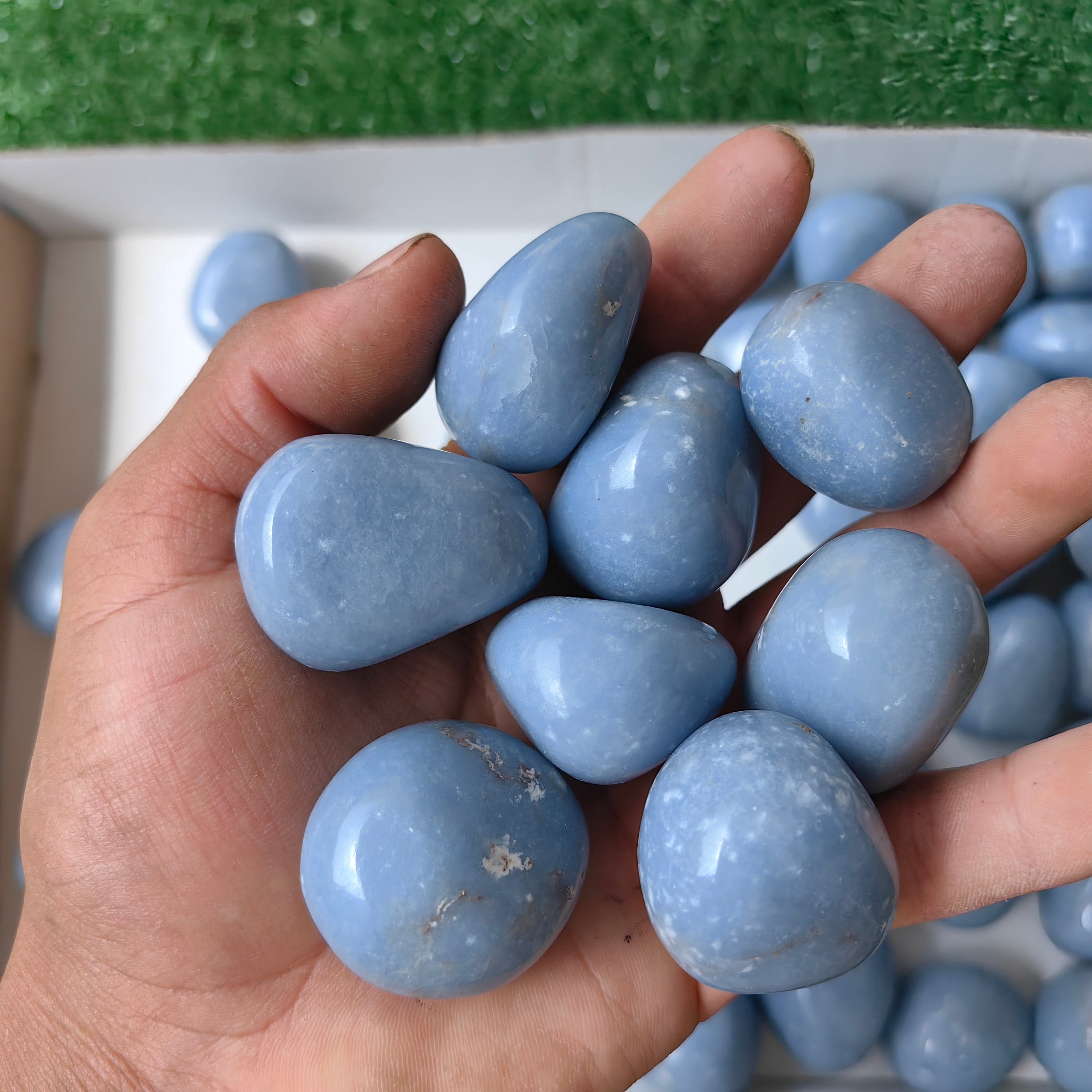 2 kg tumbled angelite