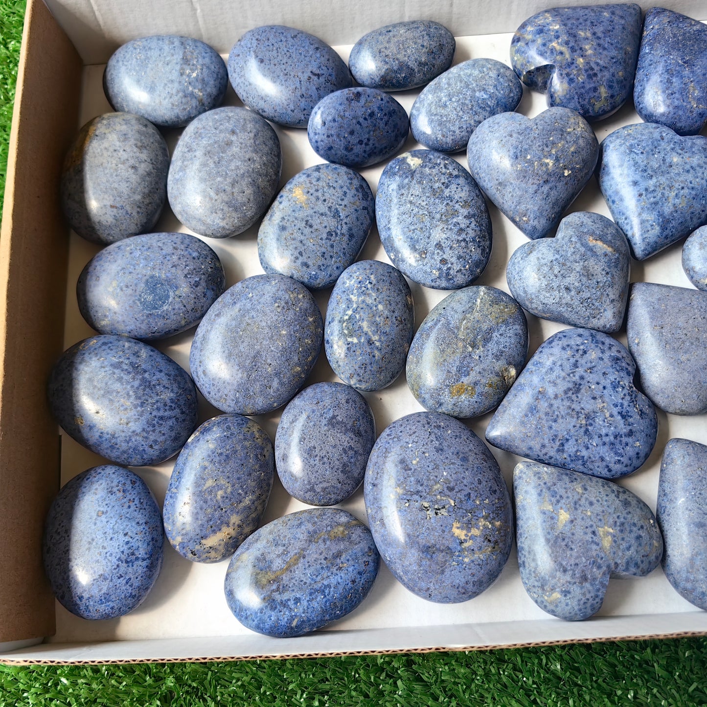 35 pc dumortorite palm & heart