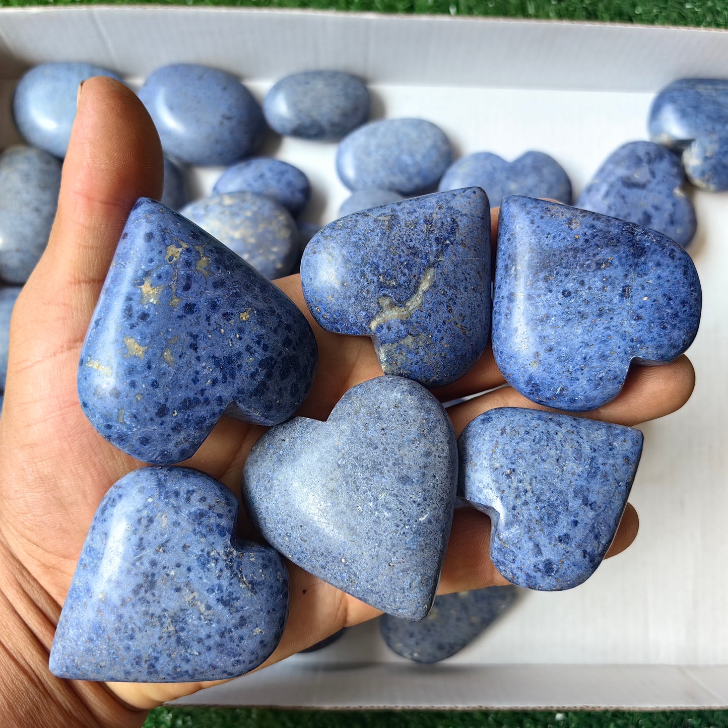 35 pc dumortorite palm & heart