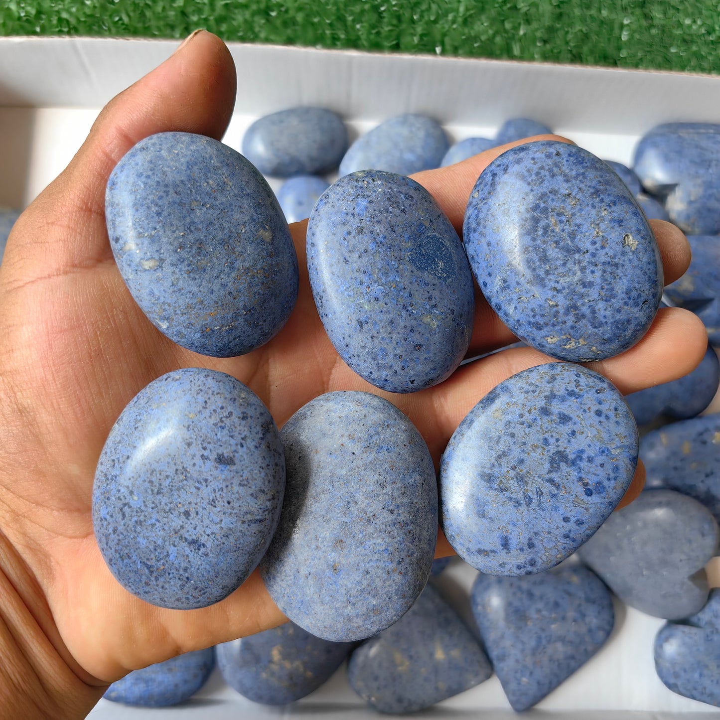 35 pc dumortorite palm & heart