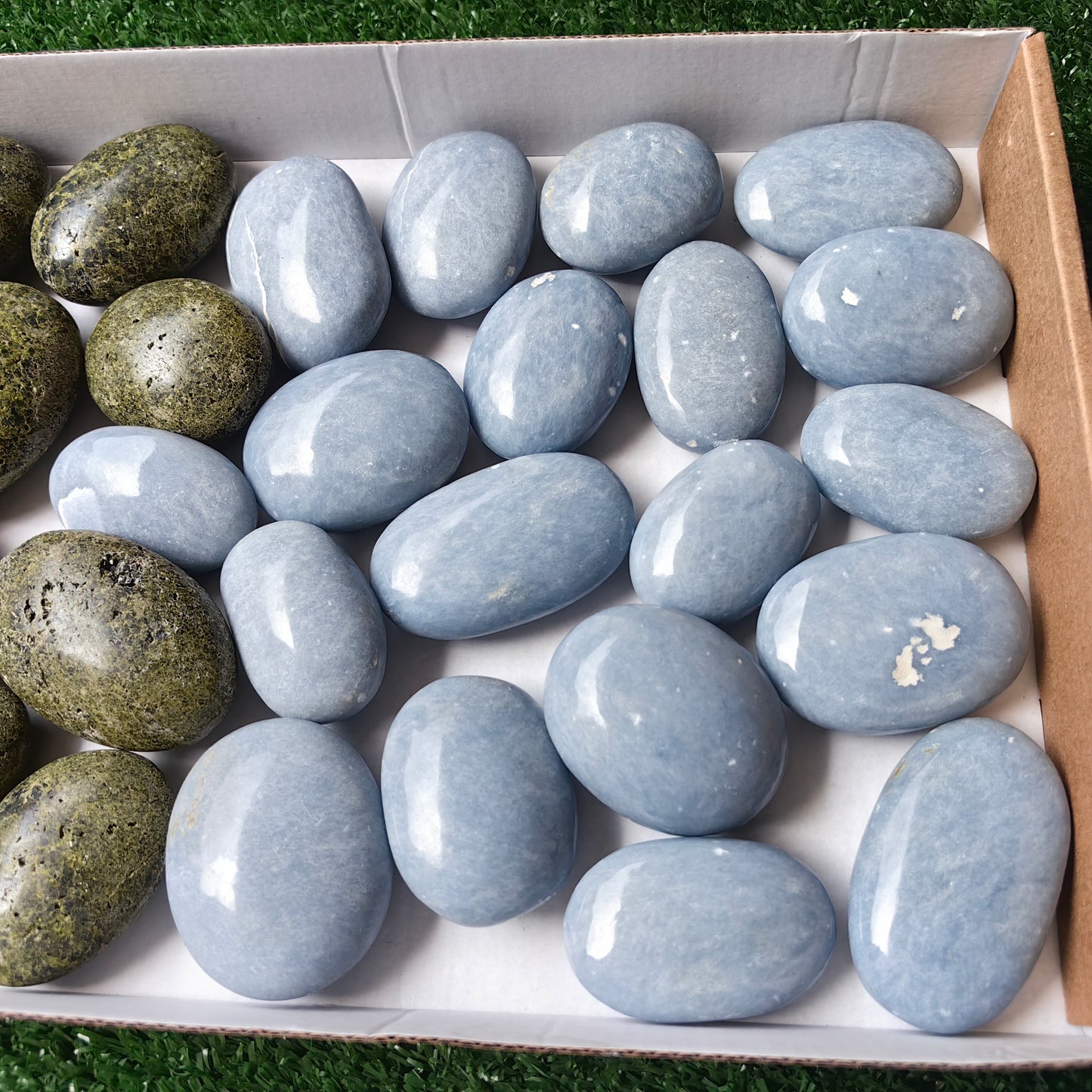28 pc epidote & angelite palm