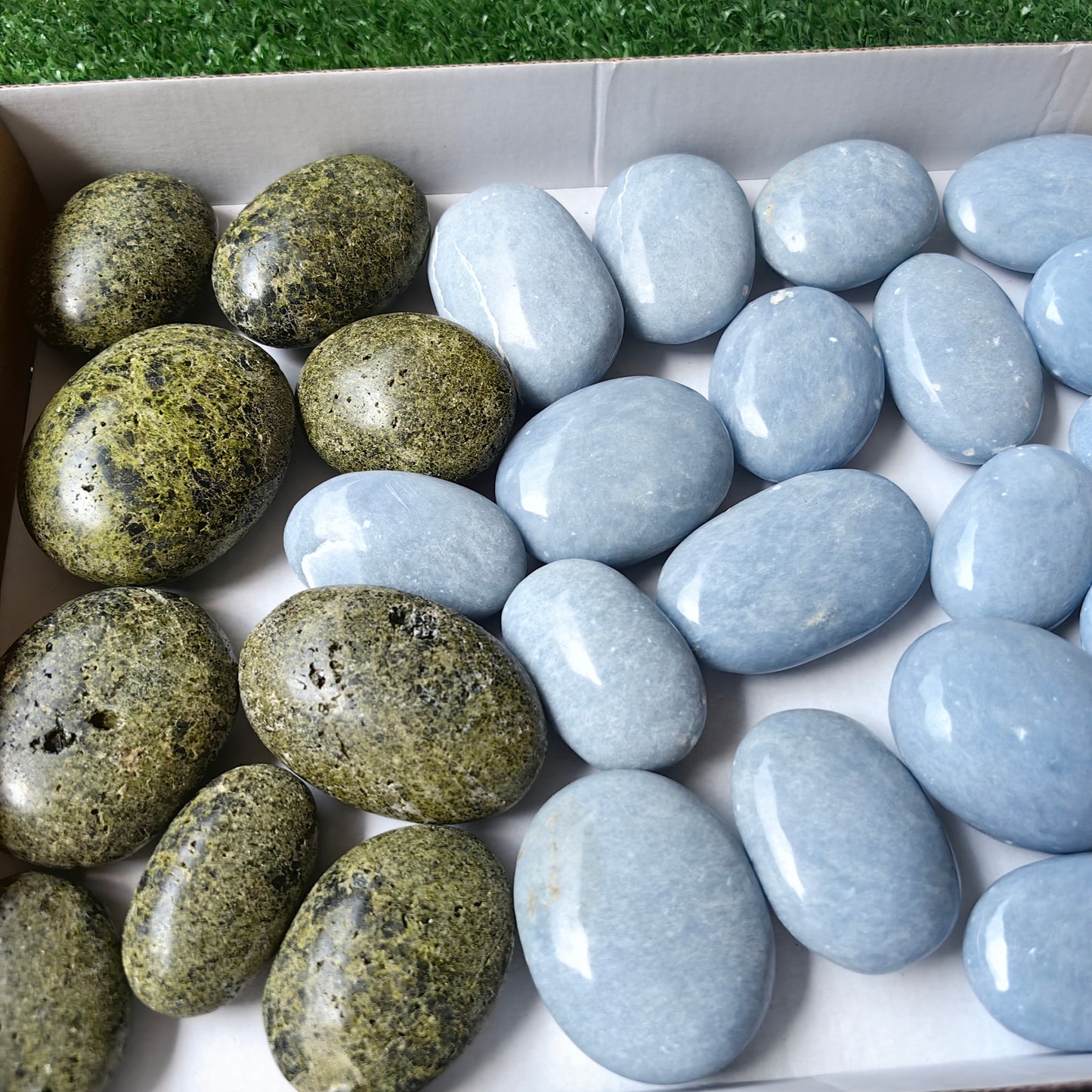 28 pc epidote & angelite palm
