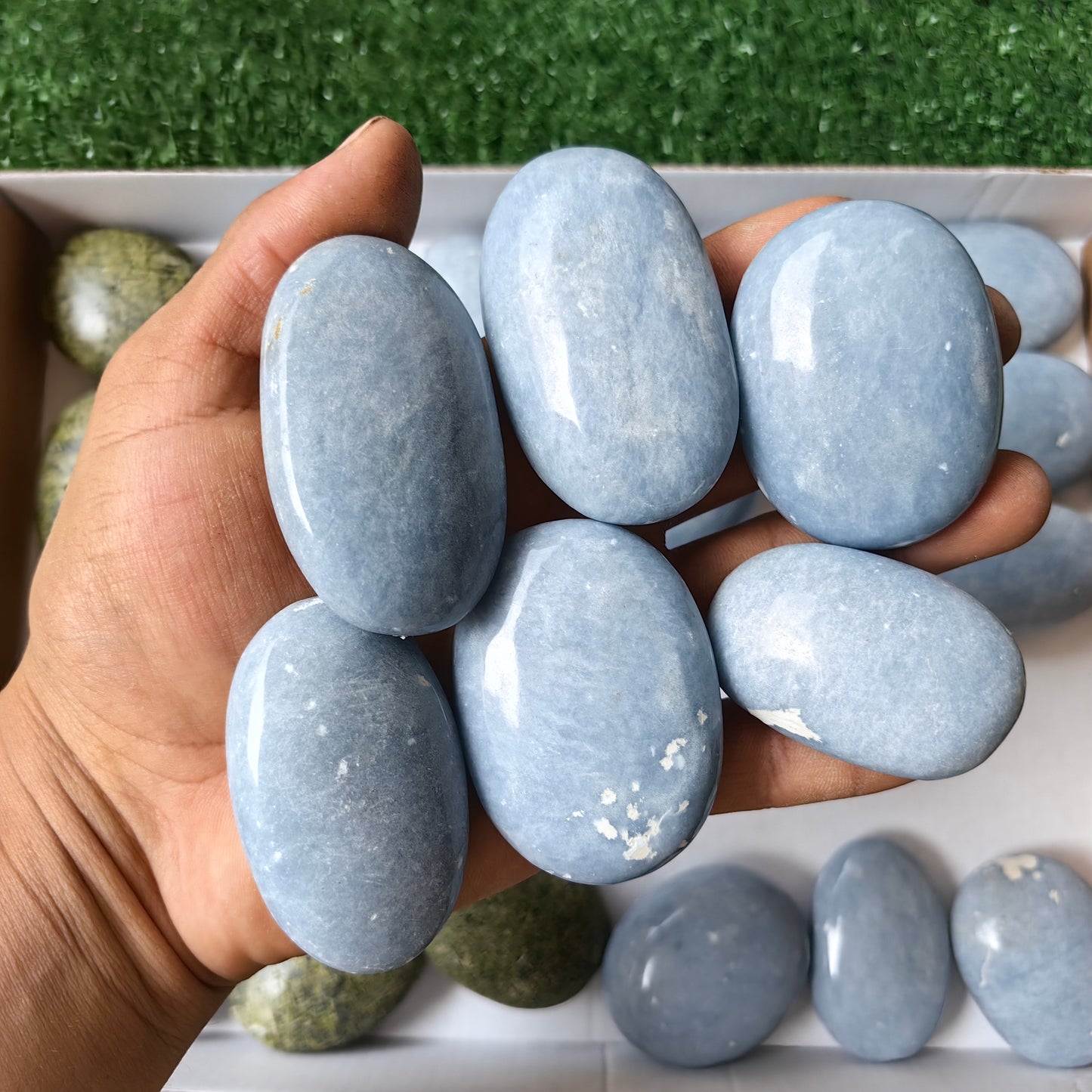 28 pc epidote & angelite palm